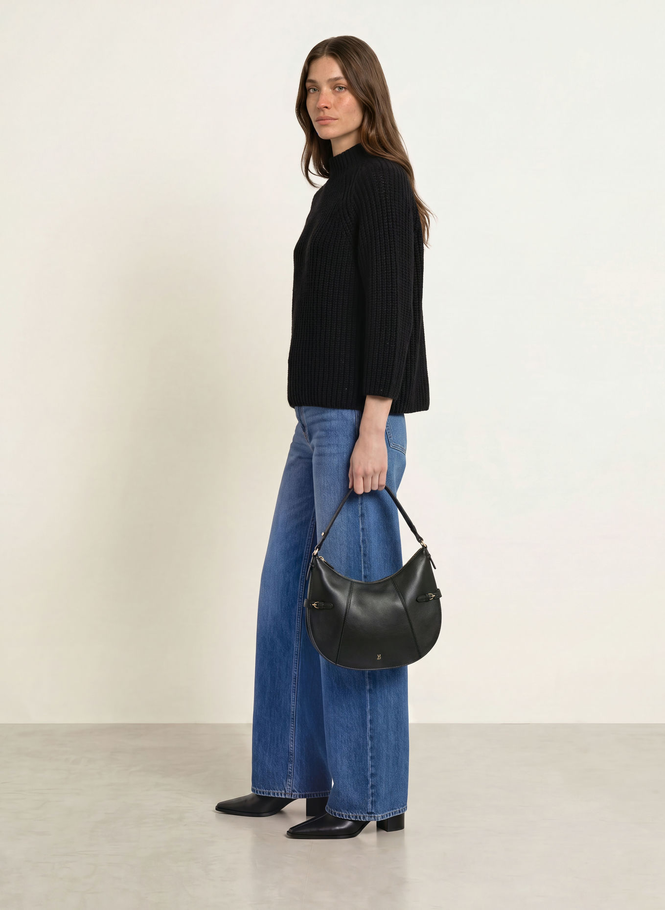 HERZENS MALIN Sweater with Cashmere and Sequin Yarn: BLACK