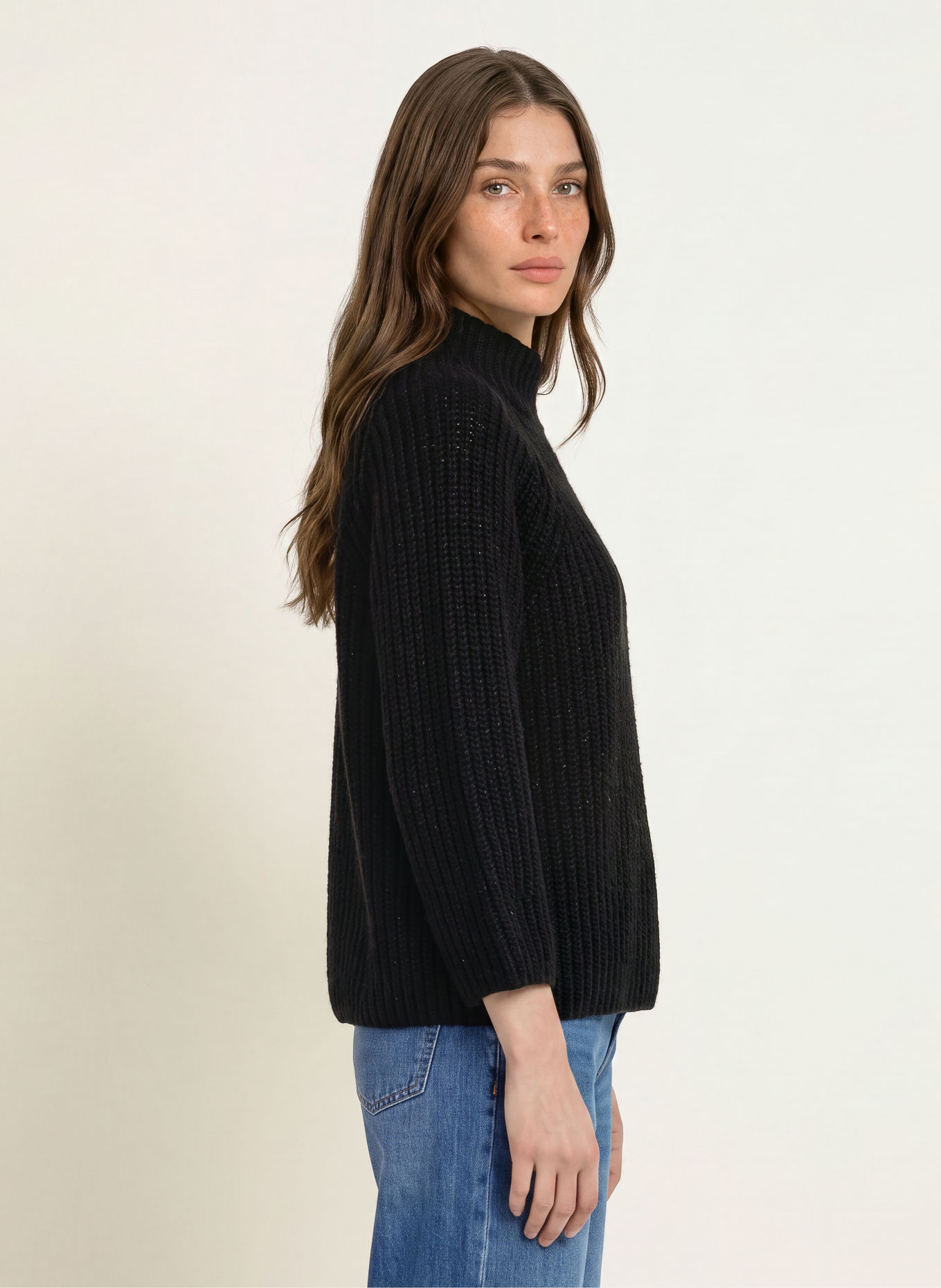 HERZENS MALIN Sweater with Cashmere and Sequin Yarn: BLACK