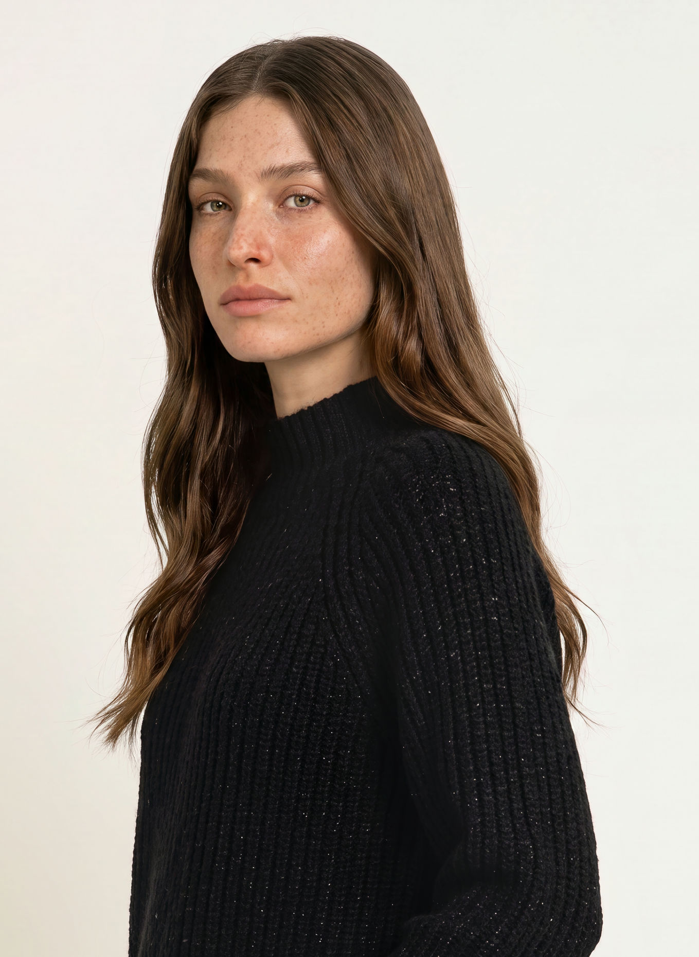 HERZENS MALIN Sweater with Cashmere and Sequin Yarn: BLACK