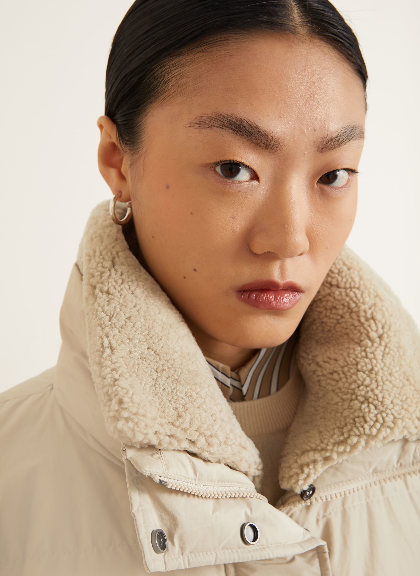 BRUNELLO CUCINELLI Dunjacka med avtagbar krage: BEIGE
