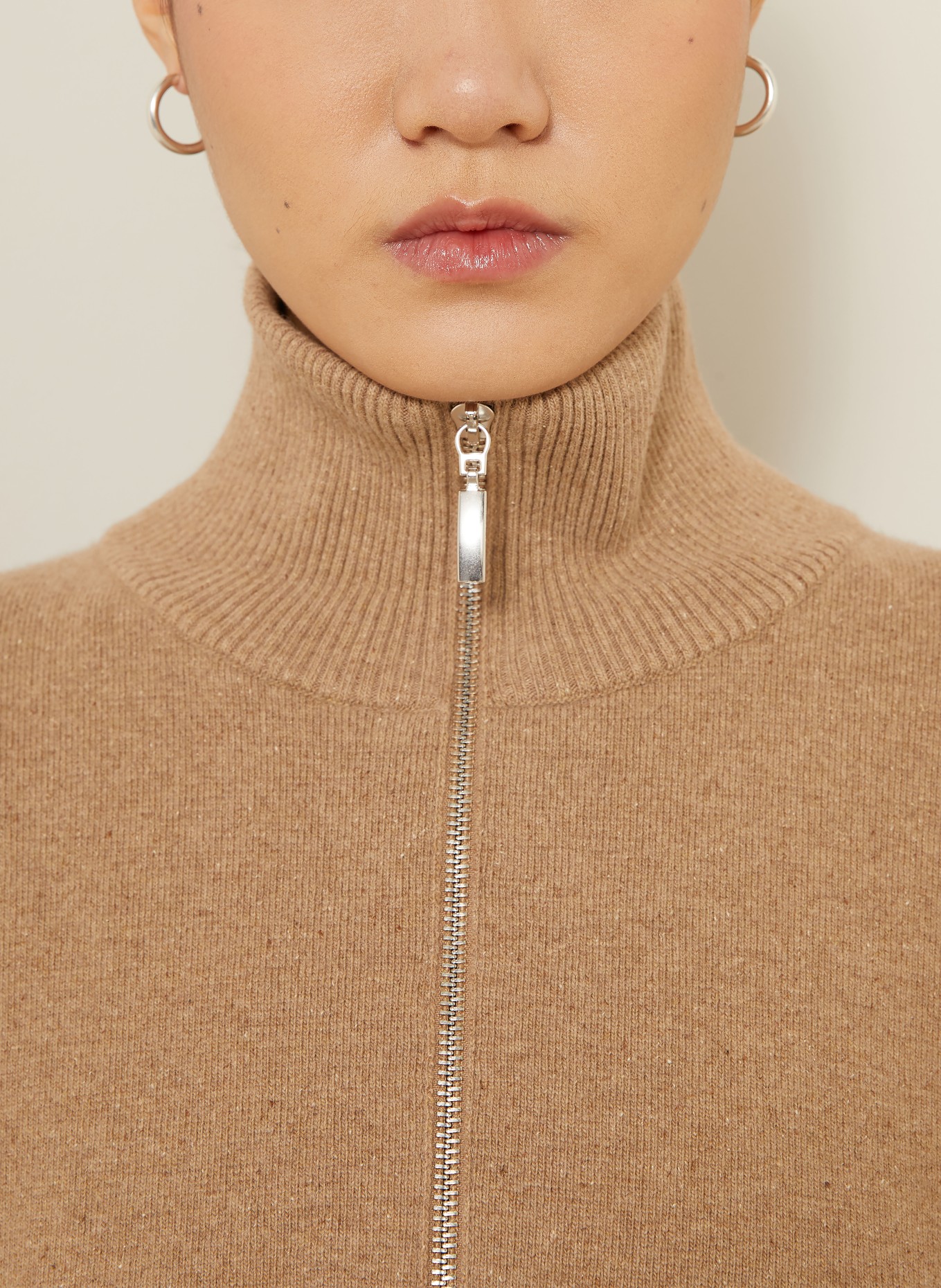 RÓHE Pull col zippé: BEIGE