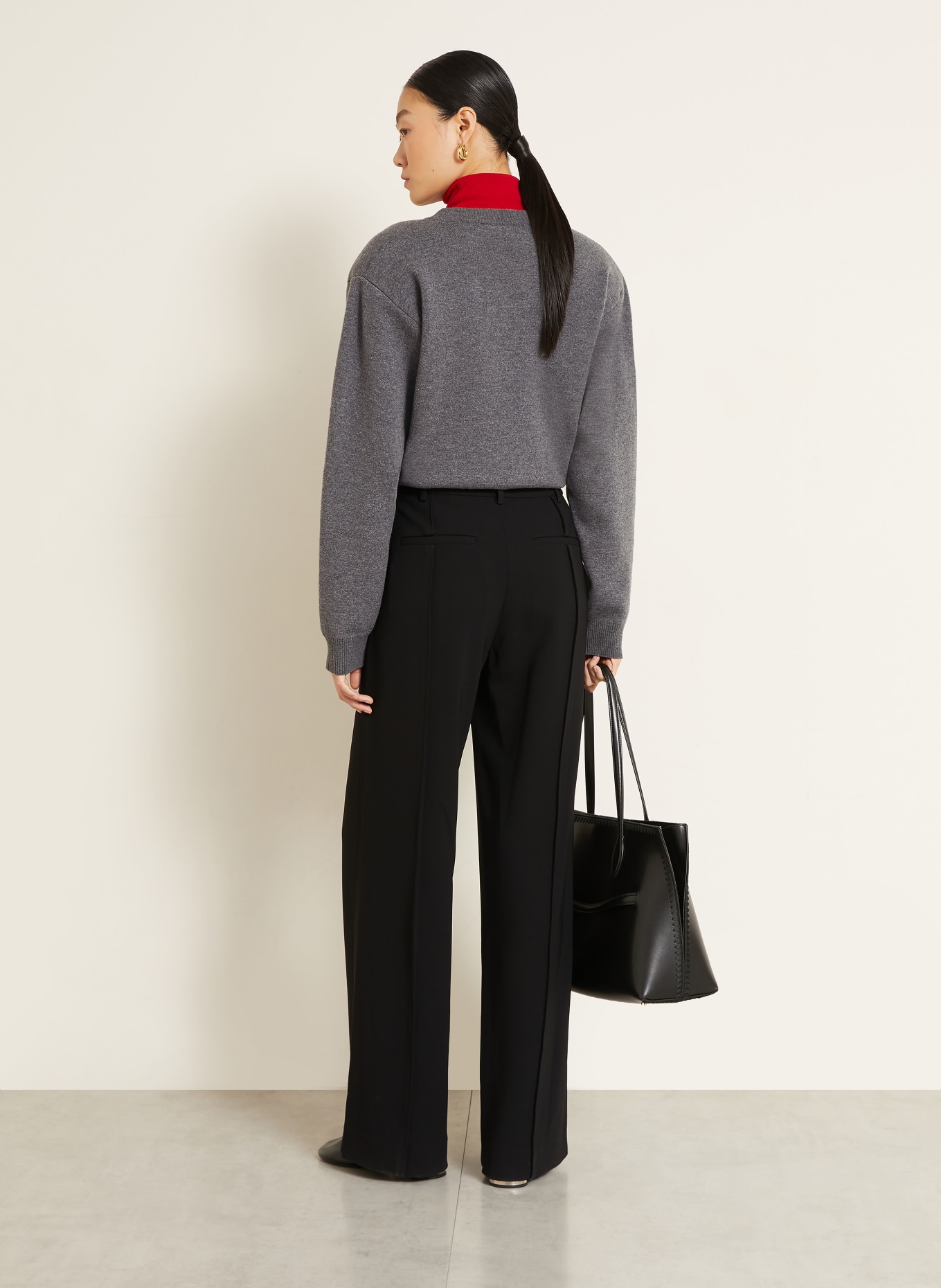 RÓHE Pull: GRIS