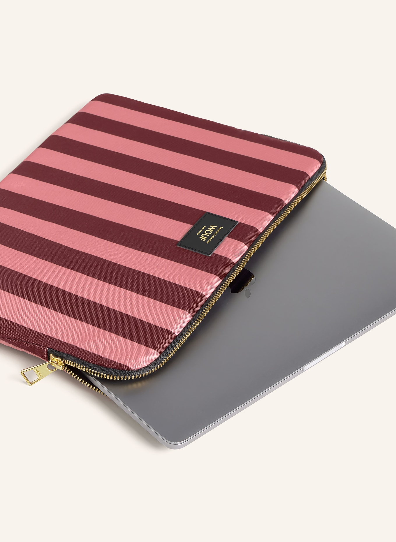 WOUF Laptophoes SOPHIE: DONKERROOD / ROZE