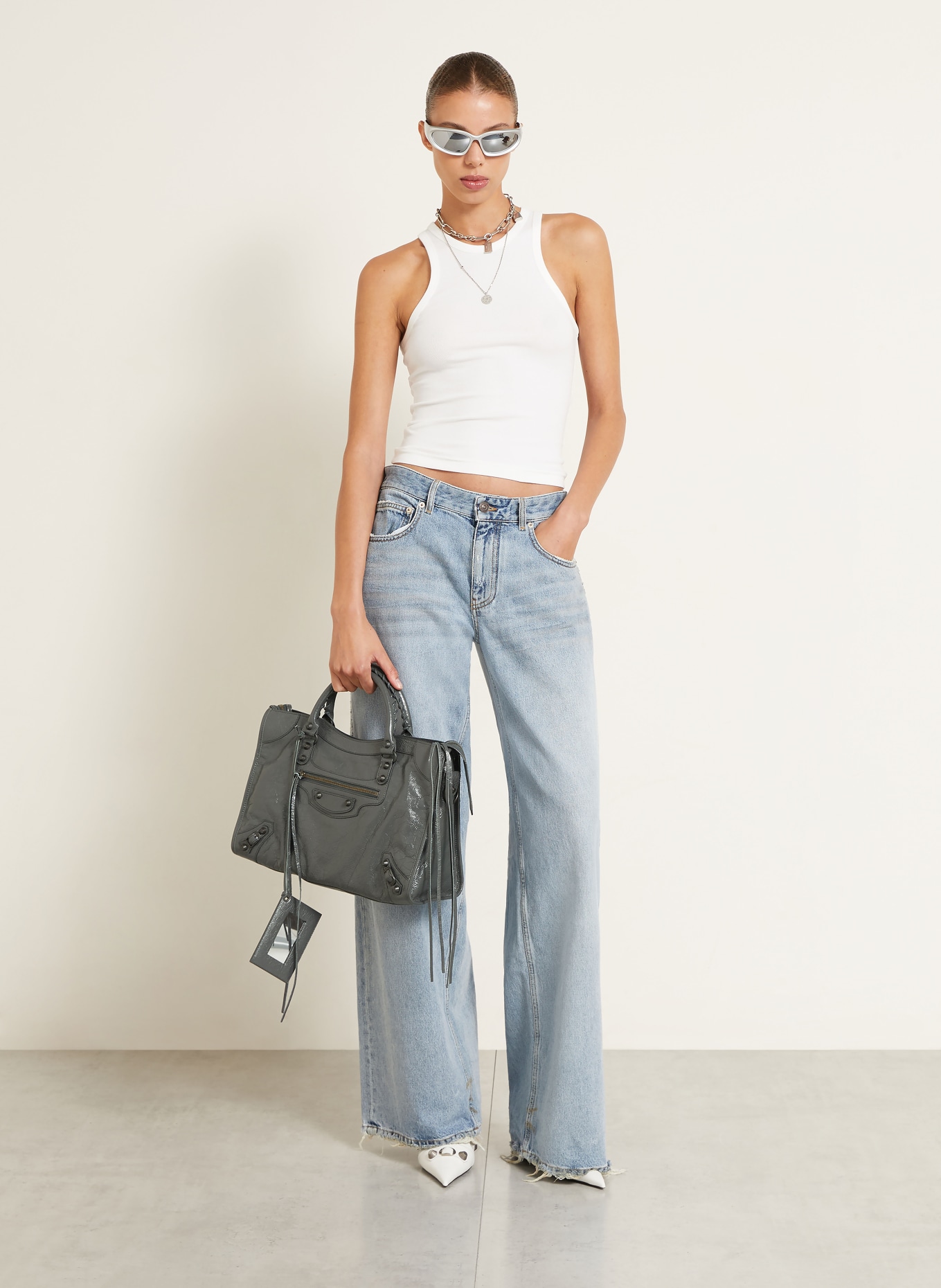 BALENCIAGA Håndtaske LE CITY MEDIUM med nitter: MØRKEGRÅ