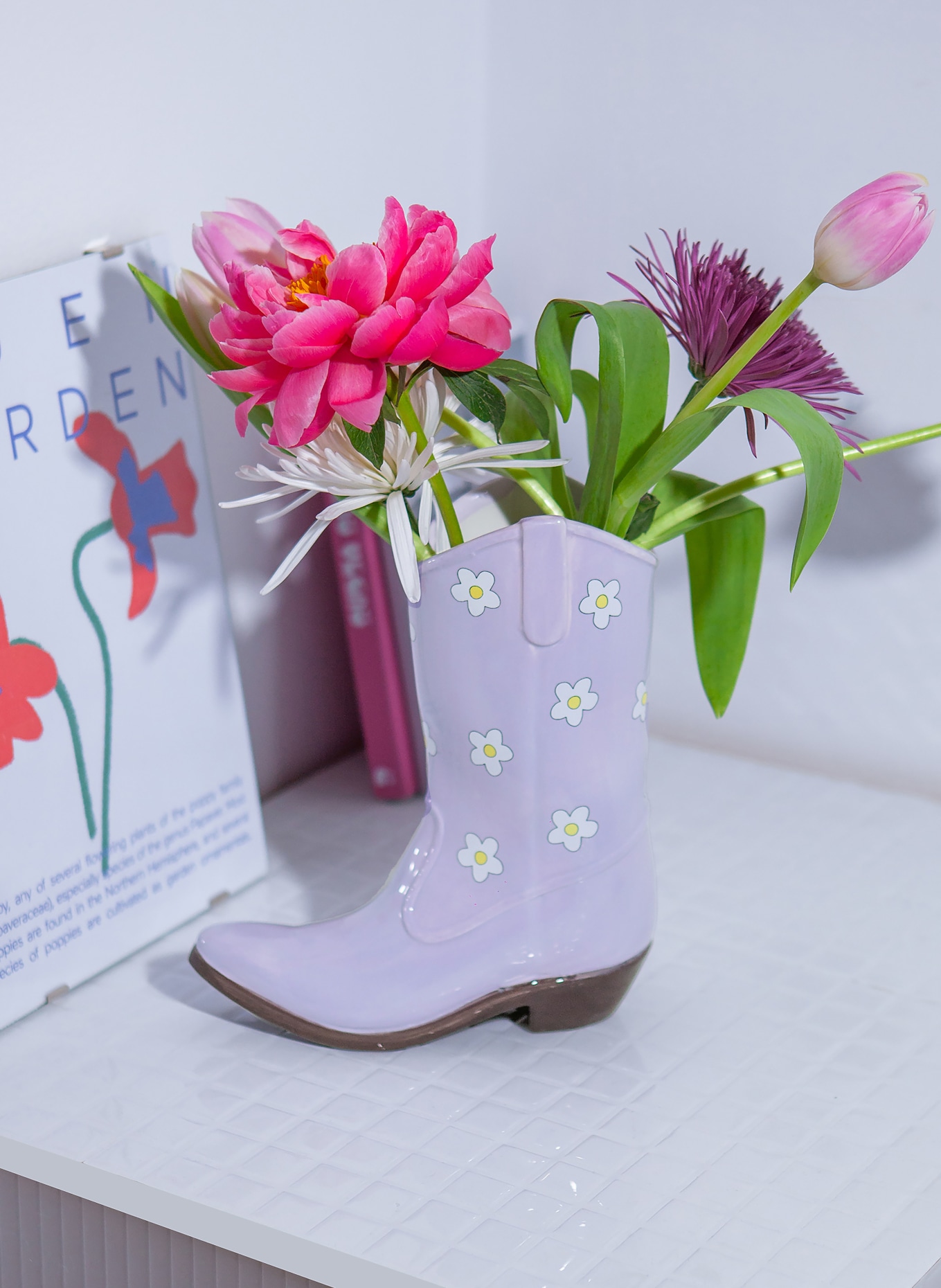 DOIY Vase RODEO COWBOY BOOT: HELLLILA / GELB / WEISS