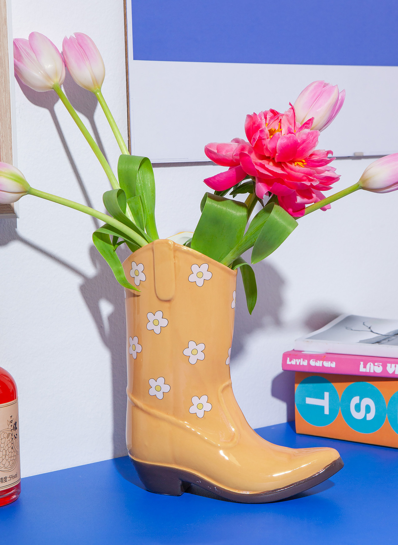 DOIY Vase RODEO COWBOY BOOT: DUNKELGELB / BRAUN / WEISS