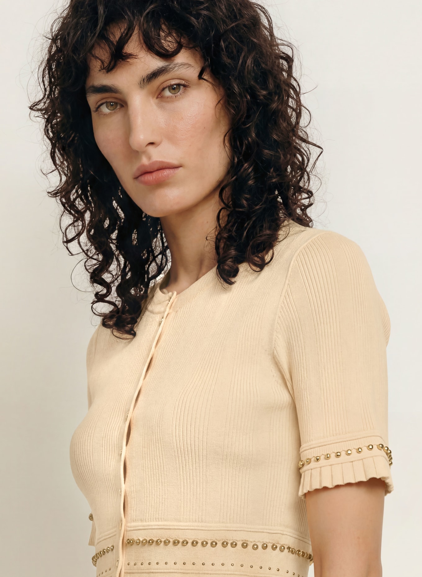 SANDRO Cropped-Bluse mit Nieten: HELLGELB / GOLD