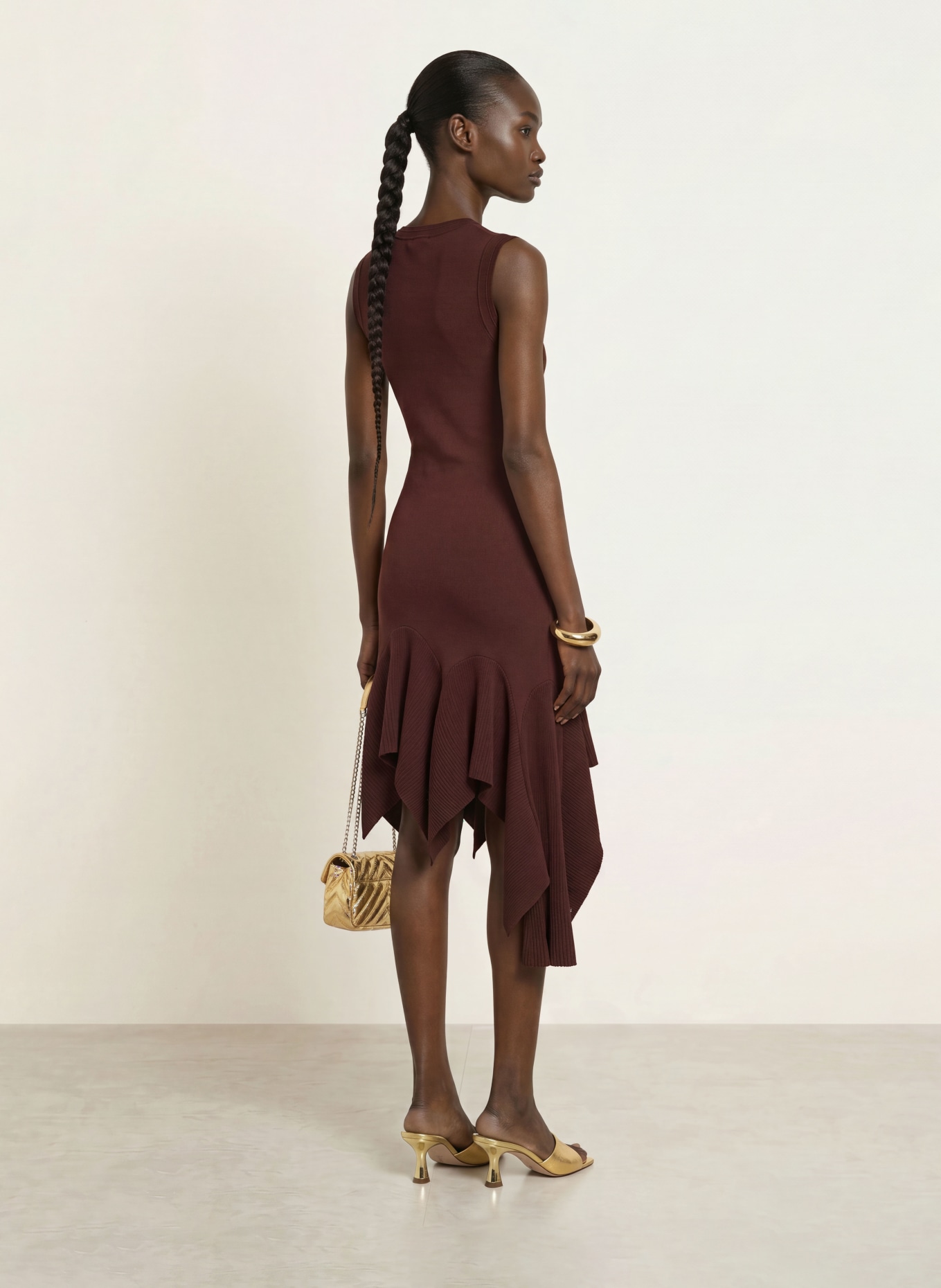 SANDRO Strickkleid mit Volants: BRAUN