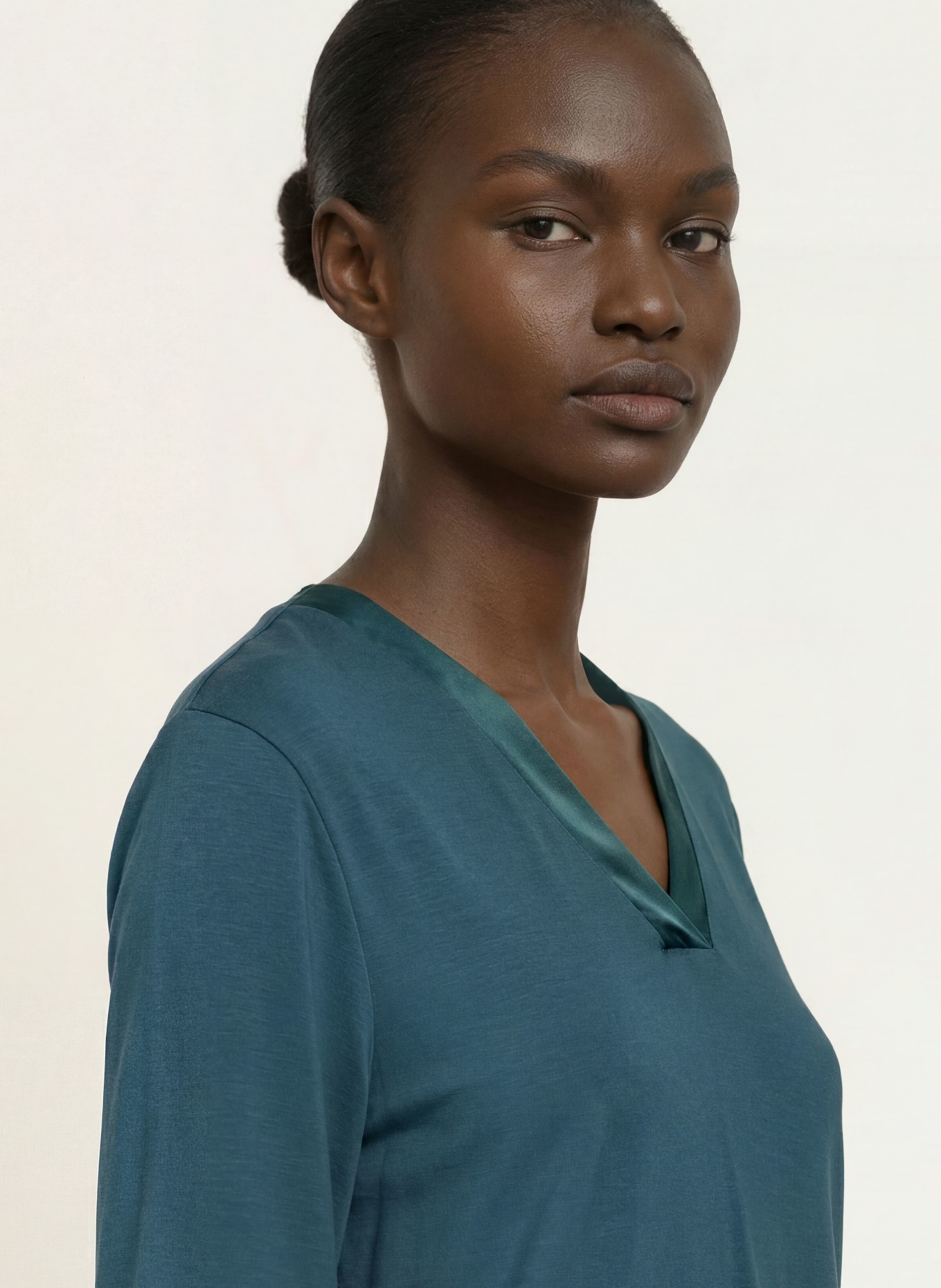 mey Pyjamashirt uit de PURE CHIC-serie met 3/4-mouwen: DONKERGROEN