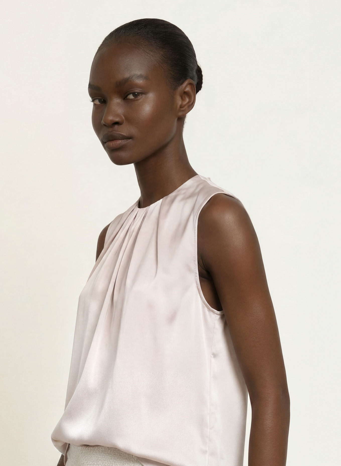 HOBBS Blousetop ROSANNE uit satijn: CRÈME
