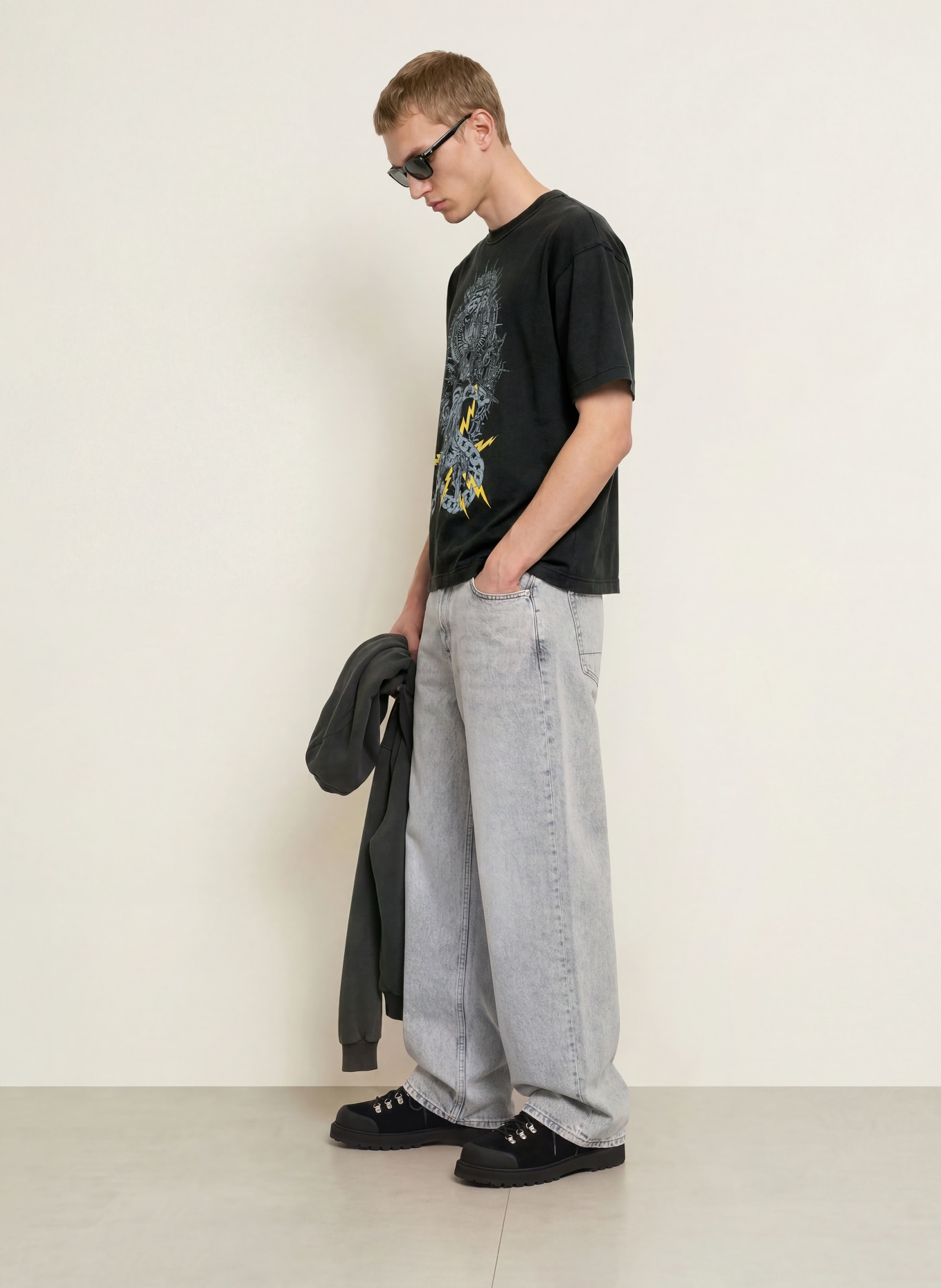 ALLSAINTS T-shirt IRON TIGER: ZWART / LICHTGRIJS