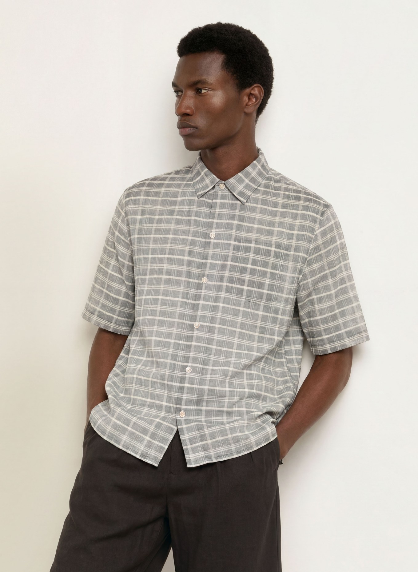 ALLSAINTS Chemise à manches courtes SANDY Comfort Fit: GRIS / BLANC