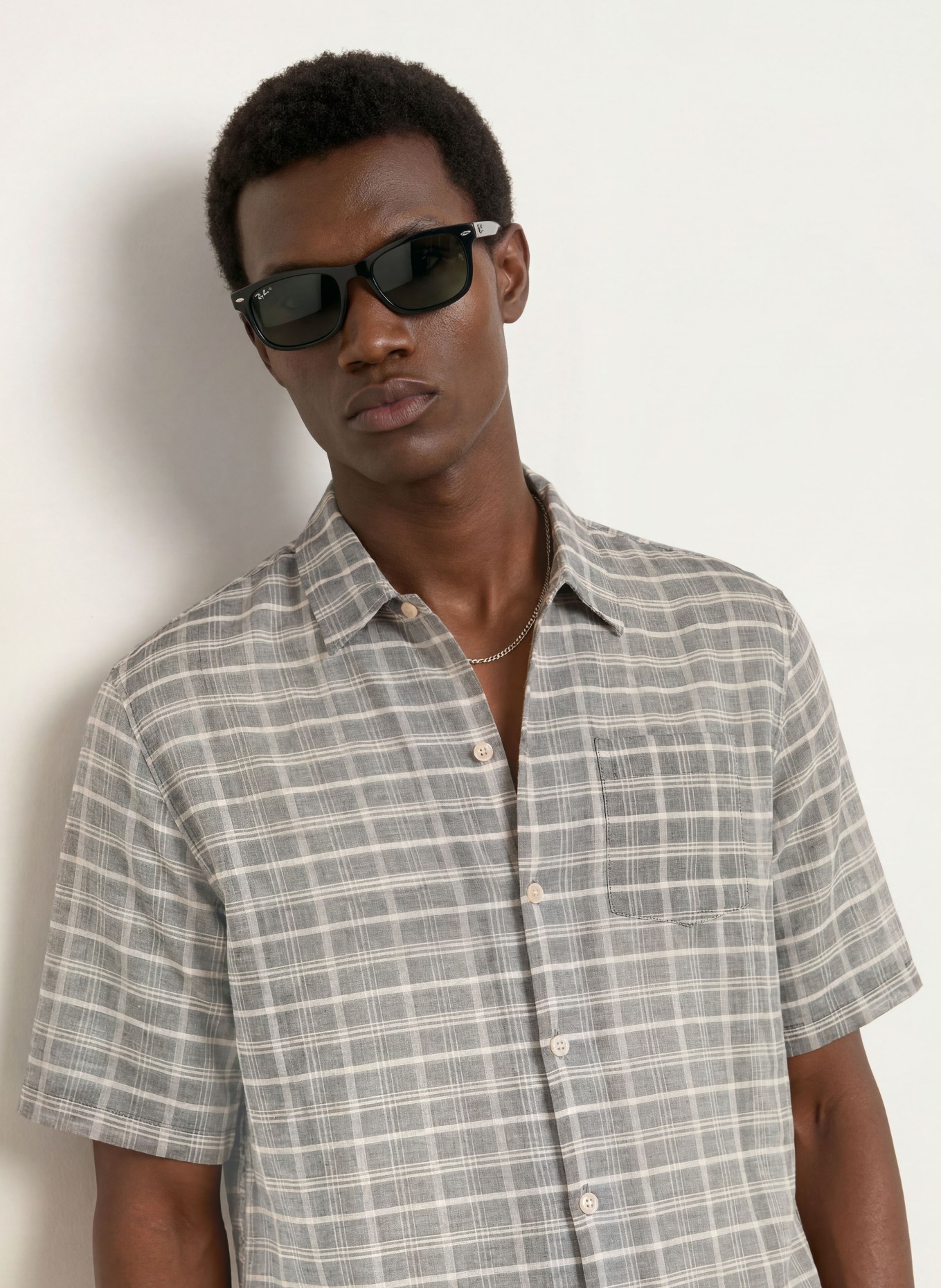 ALLSAINTS Chemise à manches courtes SANDY Comfort Fit: GRIS / BLANC
