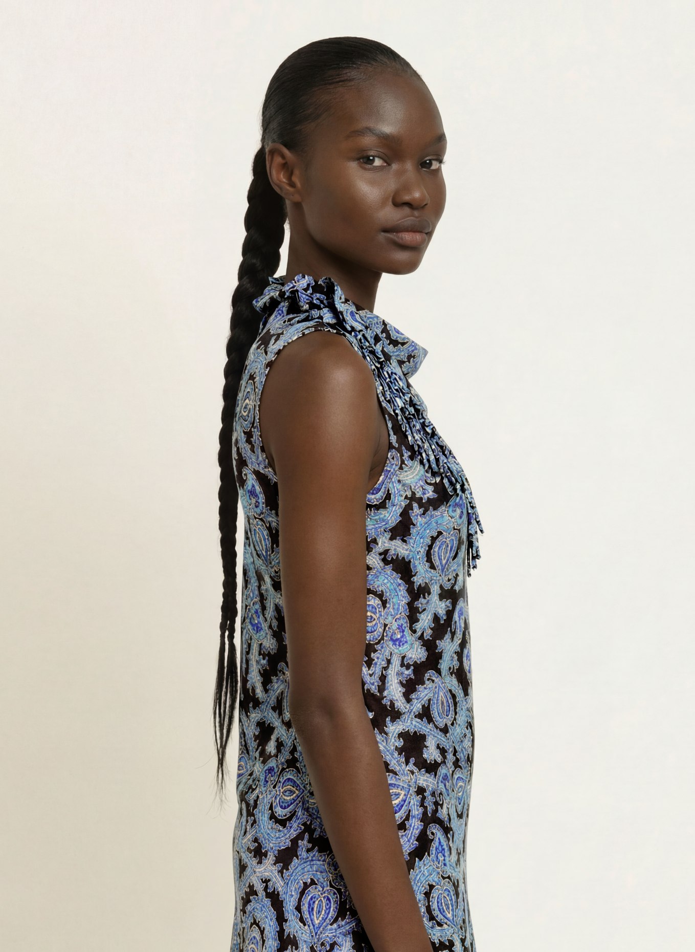CLAUDIE PIERLOT Satinkleid: SCHWARZ / CREME / BLAU