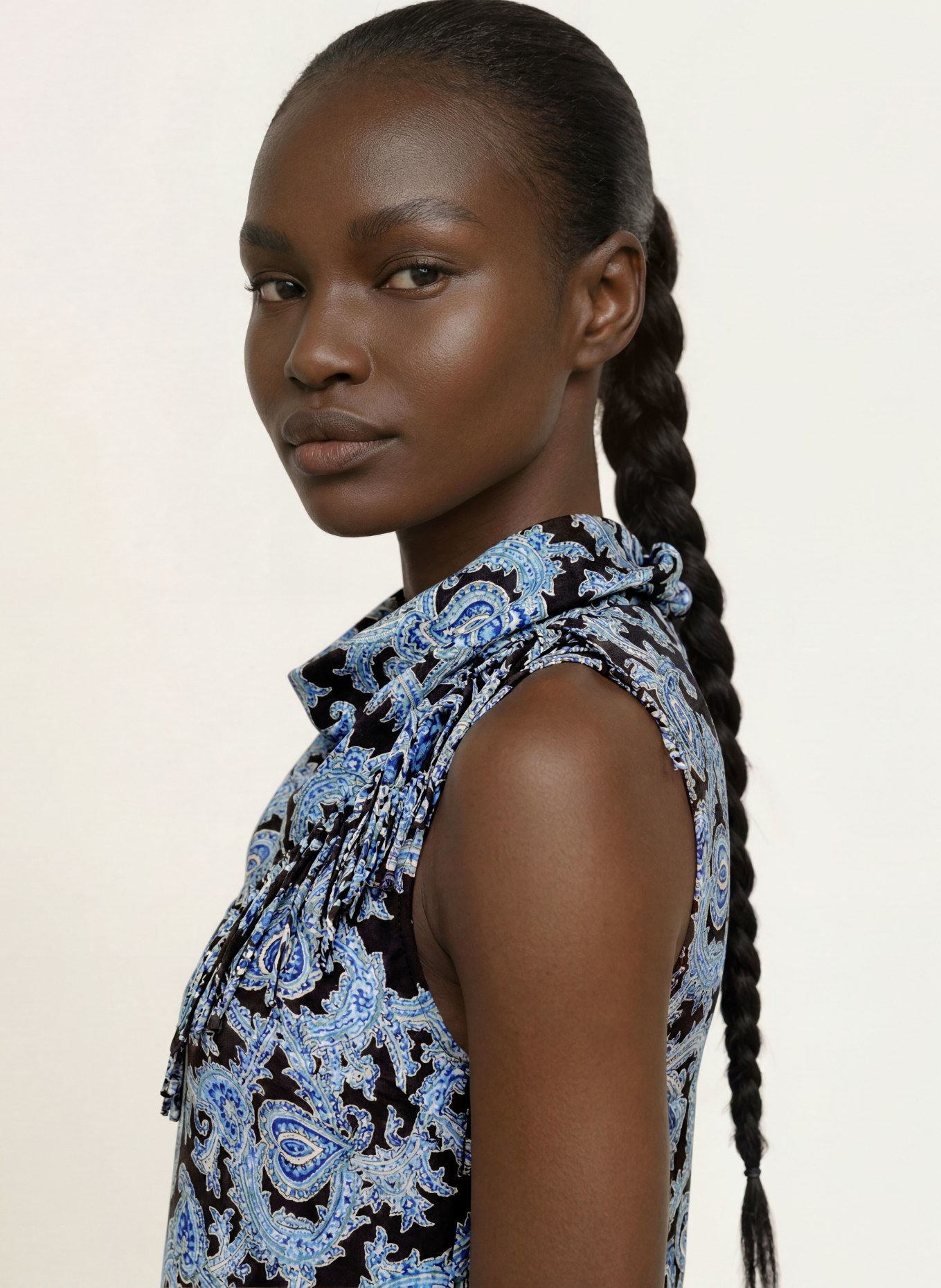 CLAUDIE PIERLOT Satinkleid: SCHWARZ / CREME / BLAU