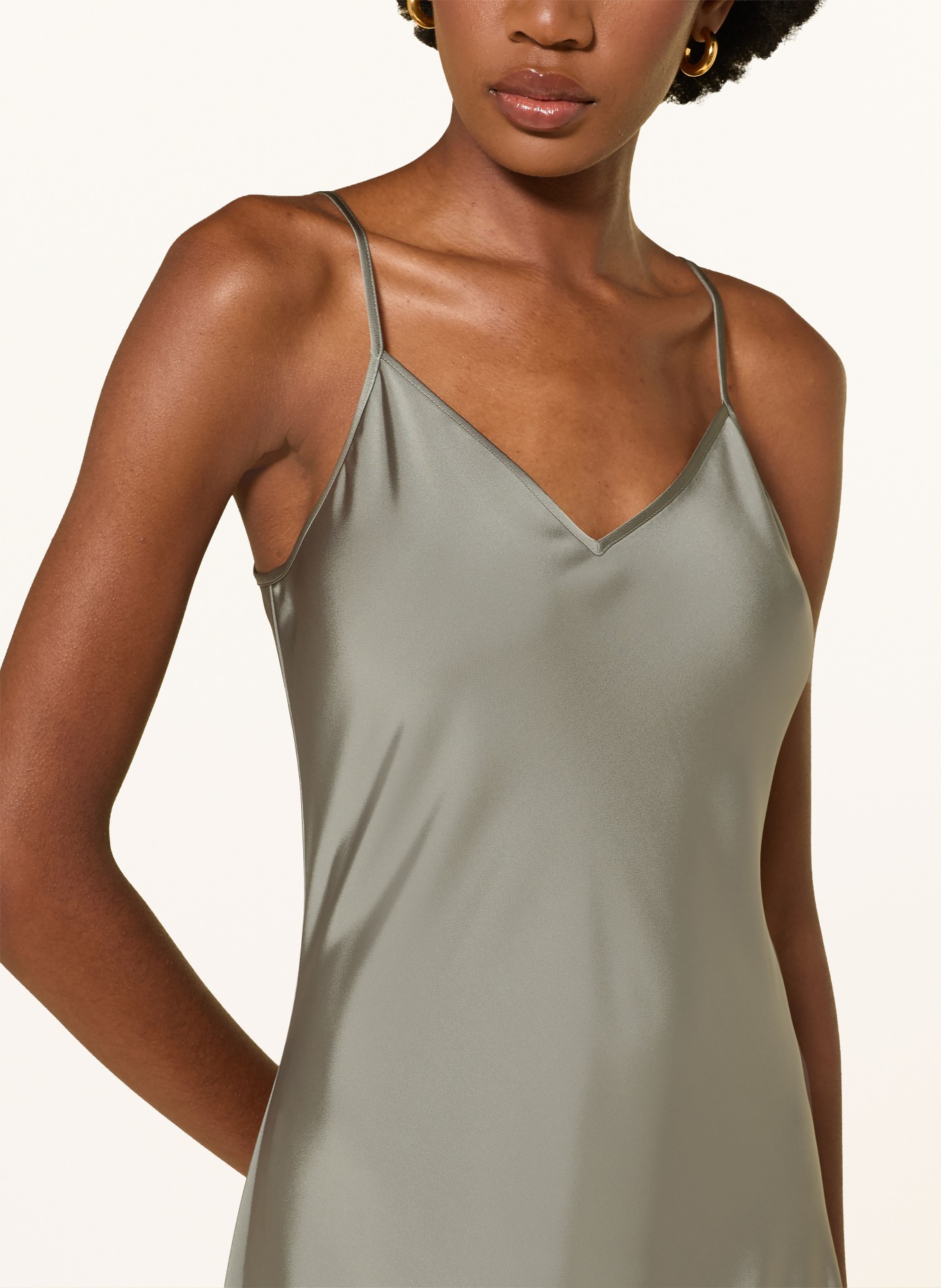ALLSAINTS Set JUNO: rochie din satin și pulover cu guler înalt: KAKI