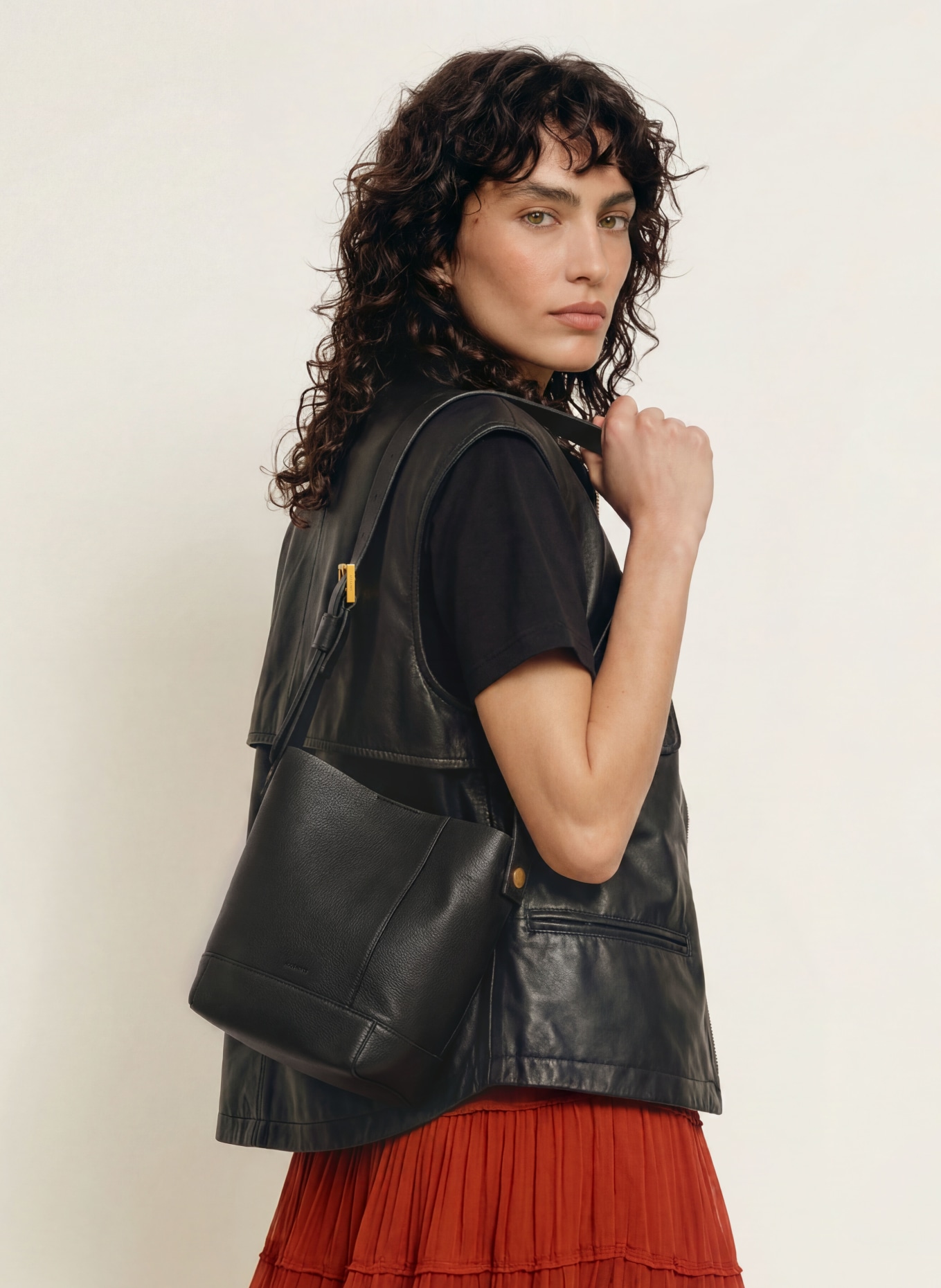 ALLSAINTS Sac à bandoulière ALBA MINI: NOIR / OR