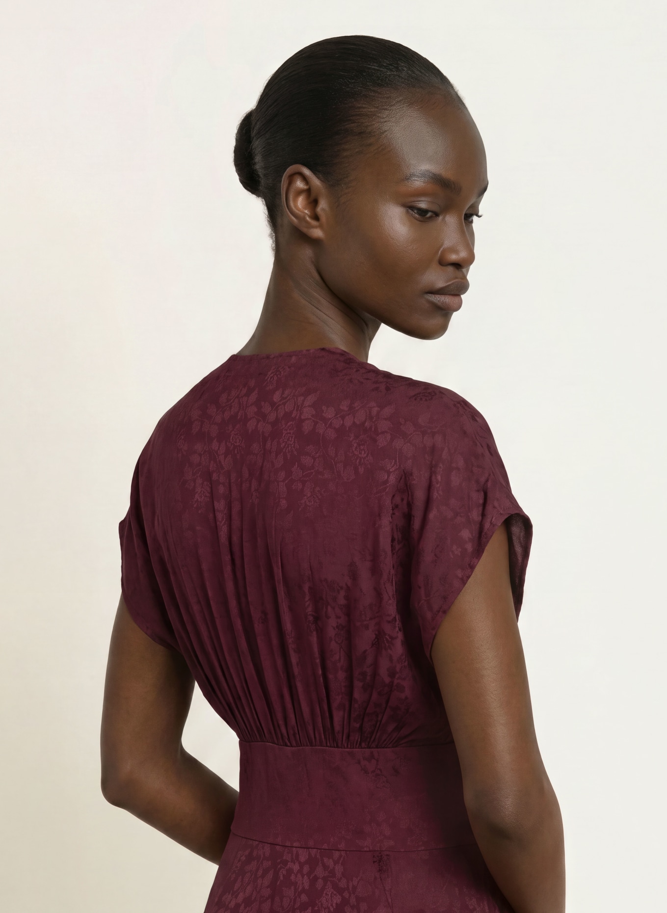 maje Jacquard-Kleid: DUNKELLILA