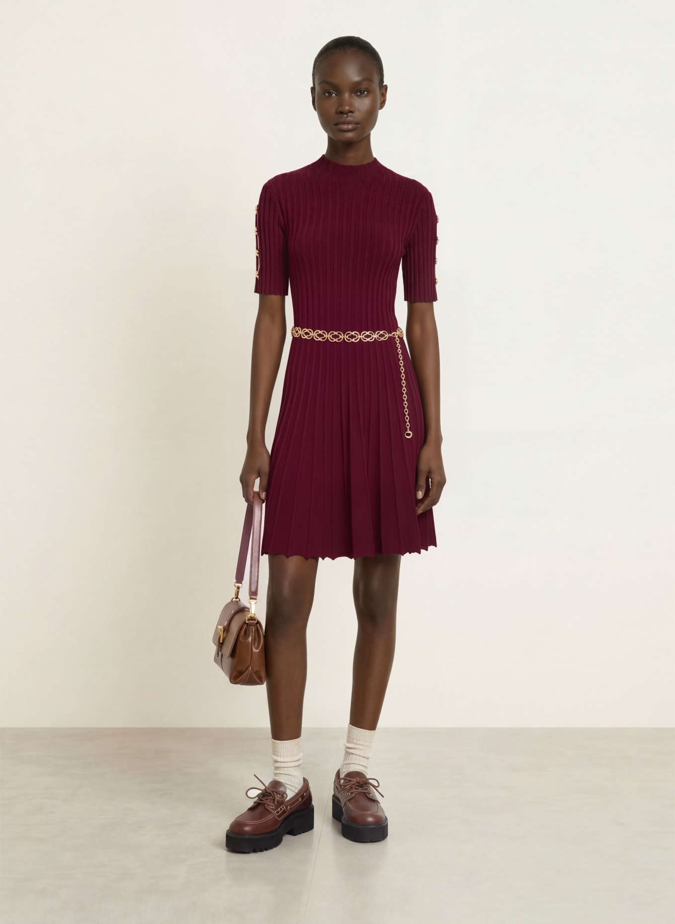 maje Strickkleid mit Cut-outs: DUNKELROT