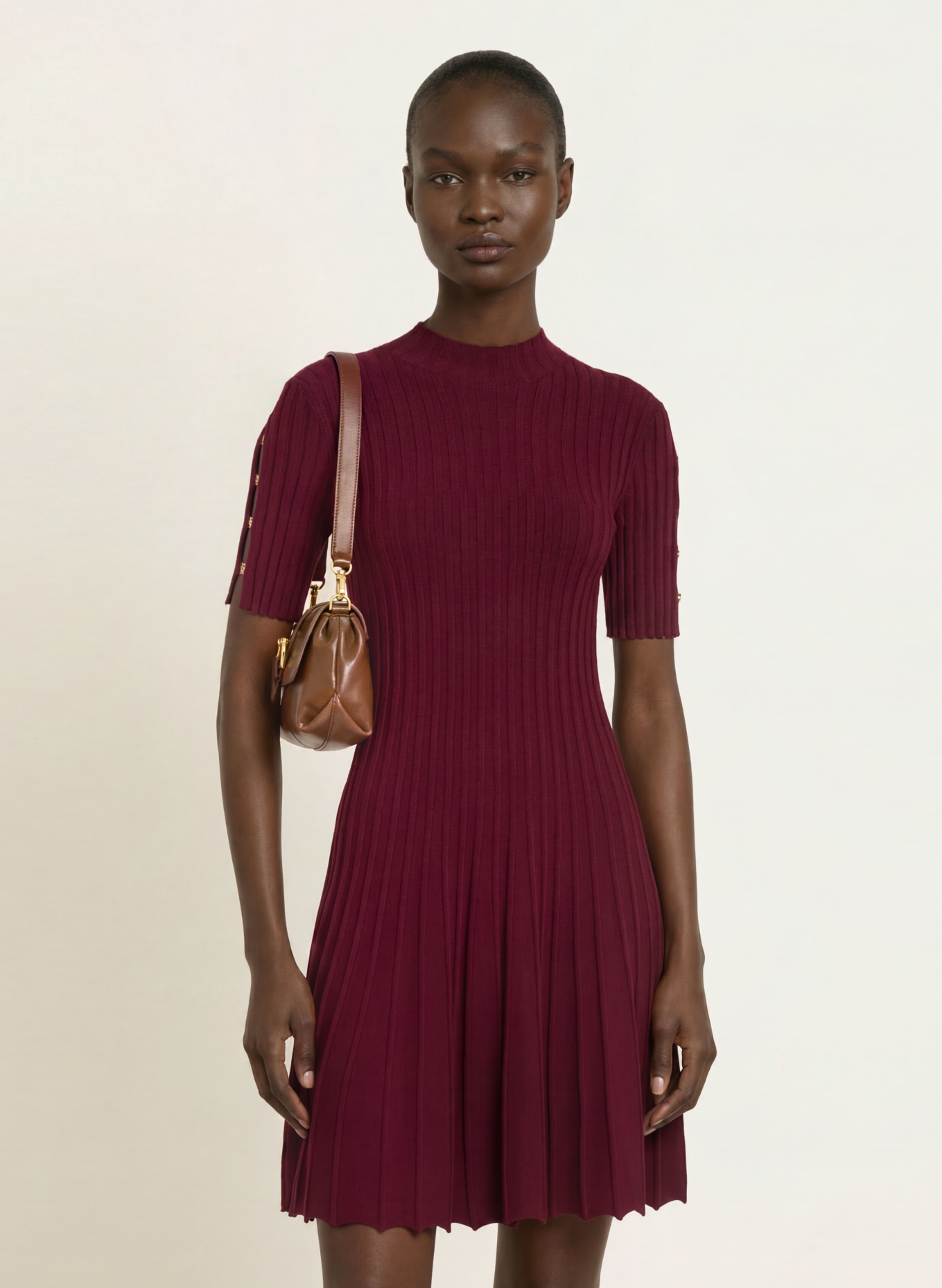 maje Strickkleid mit Cut-outs: DUNKELROT
