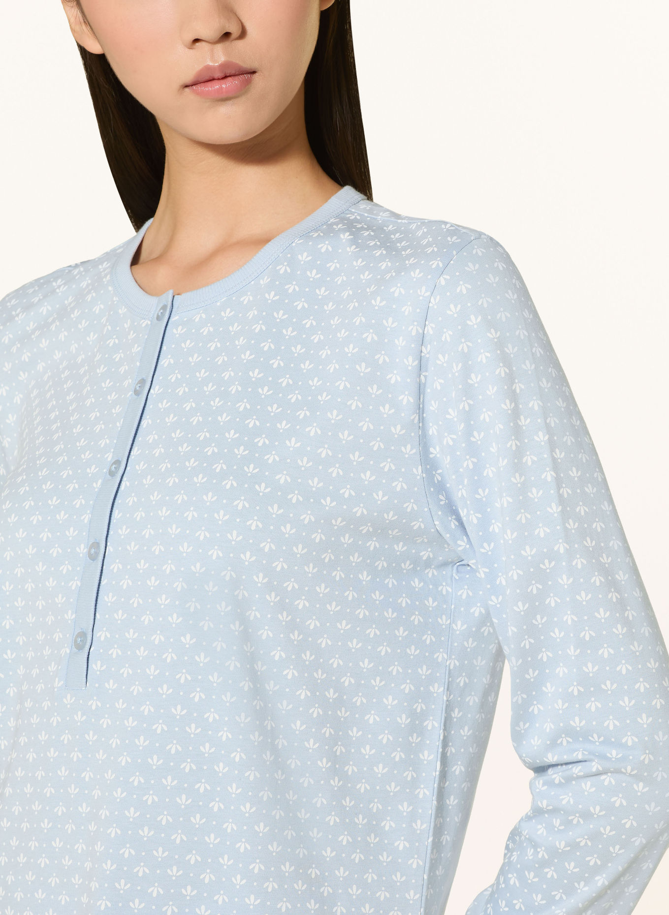 mey Schlafanzug Serie BLUE ORNAMENTS: HELLBLAU / WEISS