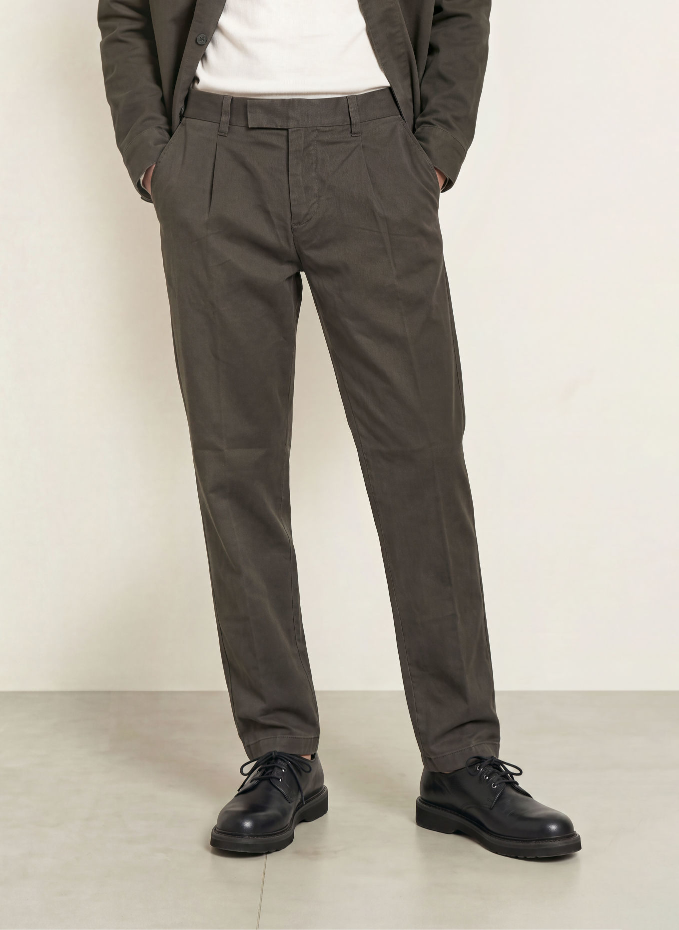 Marc O'Polo Chino OSBY PLEATS Tapered Fit: GRAU