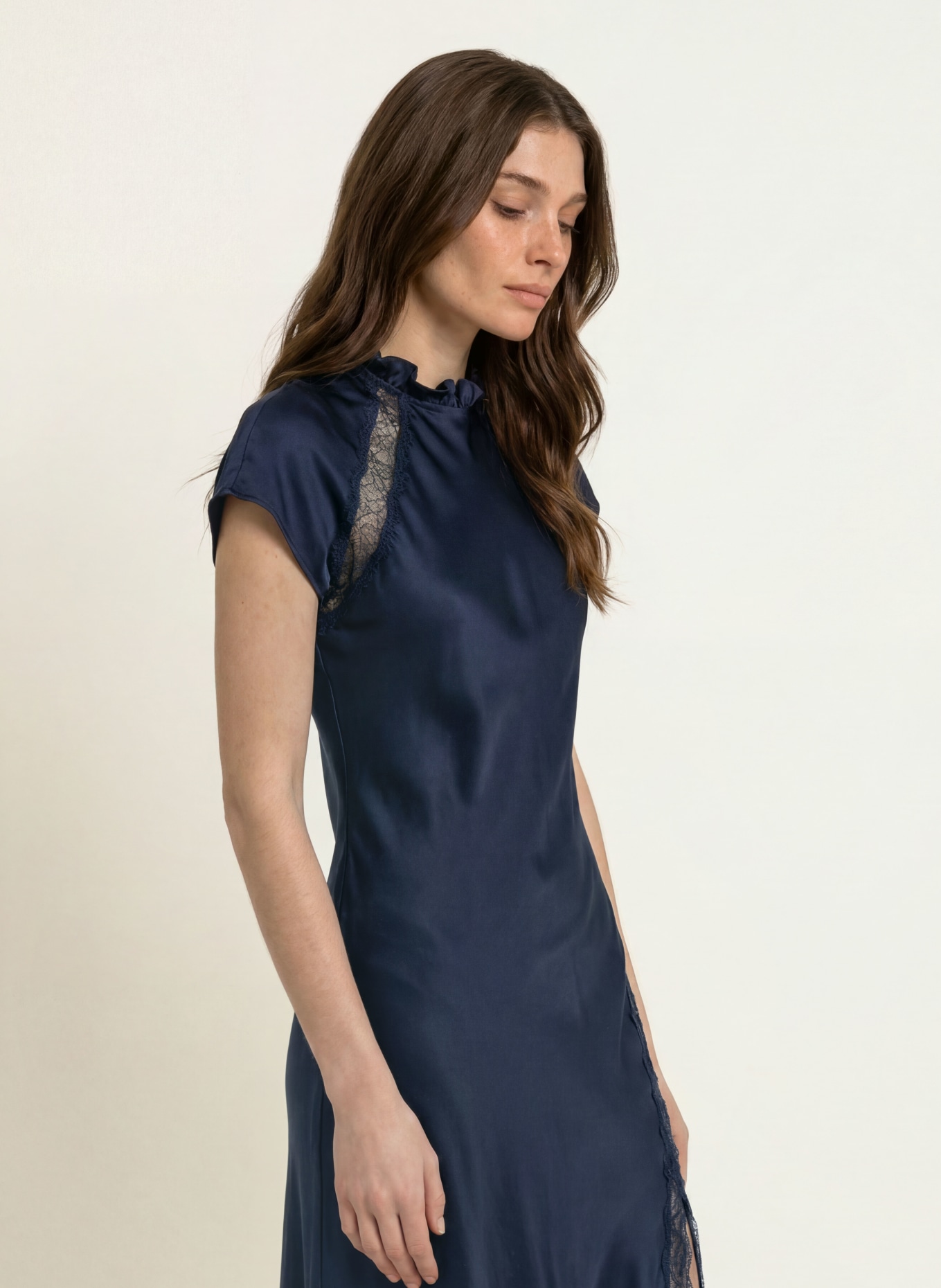 CLAUDIE PIERLOT Satinkleid mit Spitze: DUNKELBLAU