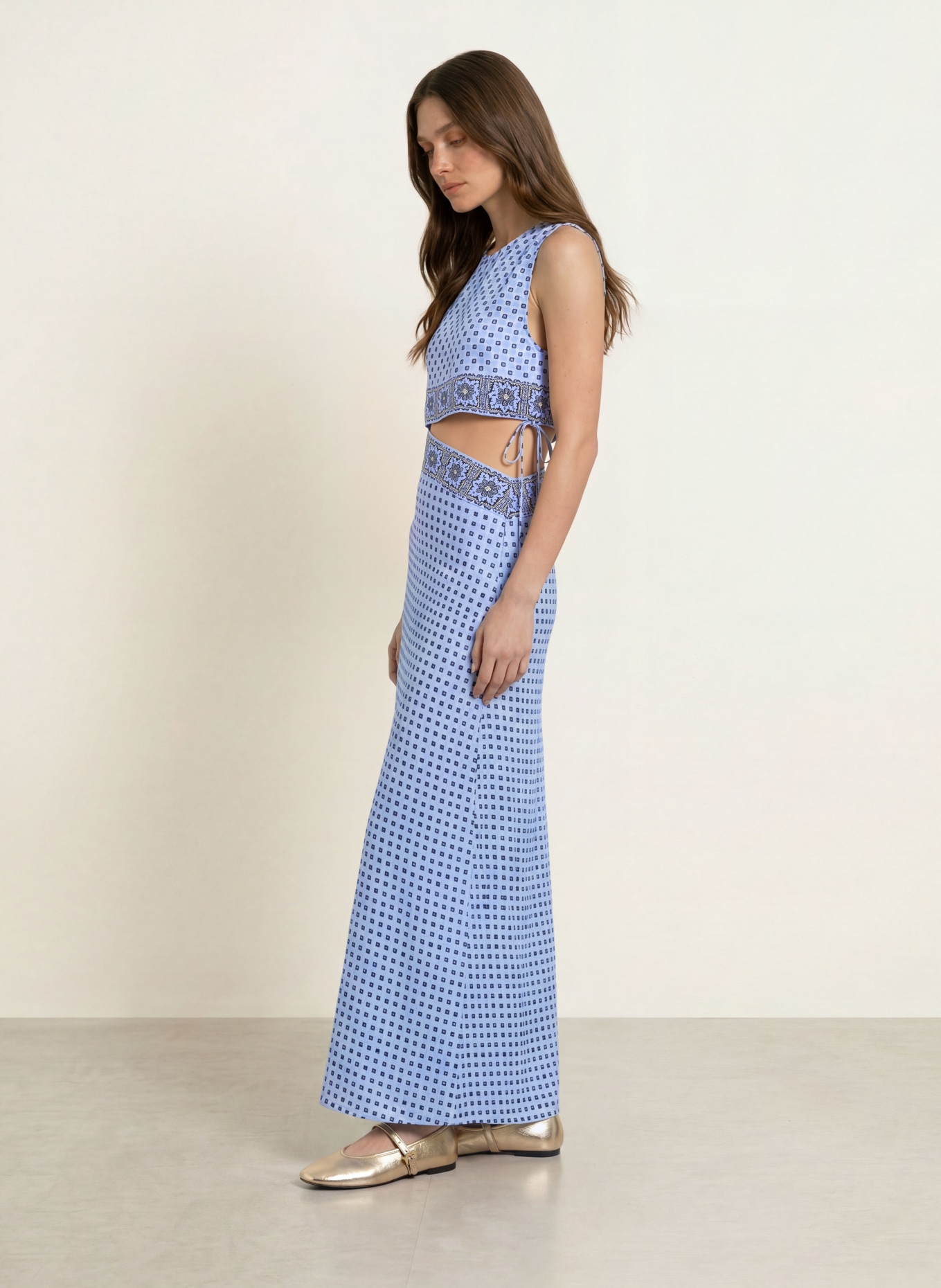 maje Seidenkleid mit Cut-out: HELLBLAU / WEISS / SCHWARZ