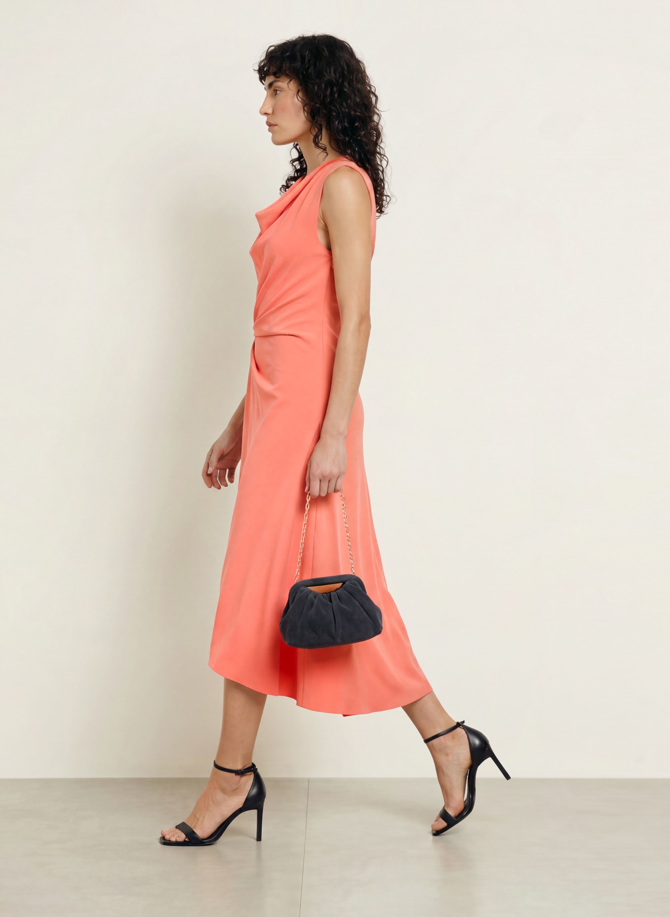 REISS Robe DOROTA: ROUGE CLAIR