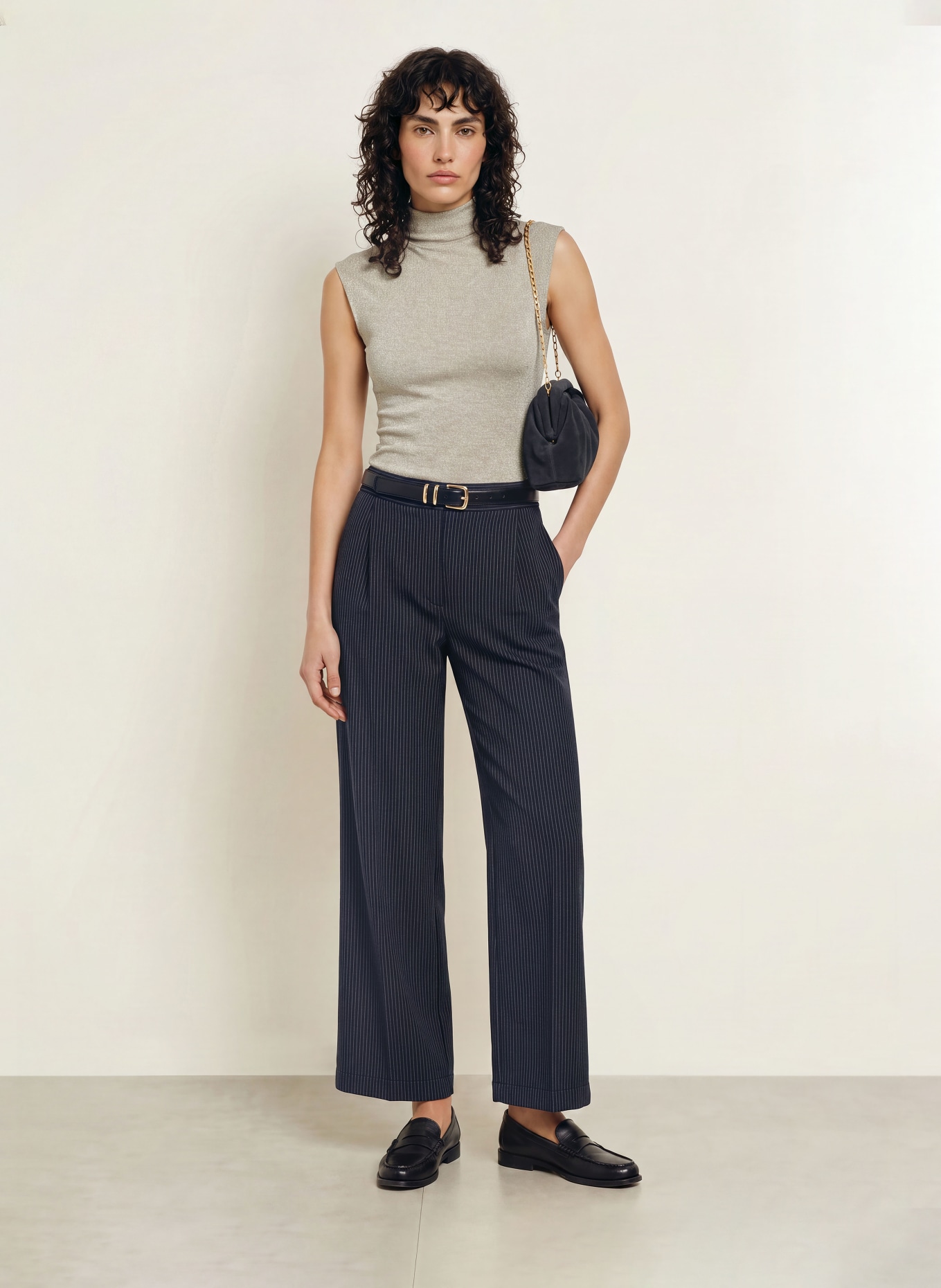 REISS Haut en maille DITA avec fil pailleté: ARGENT / OR / GRIS