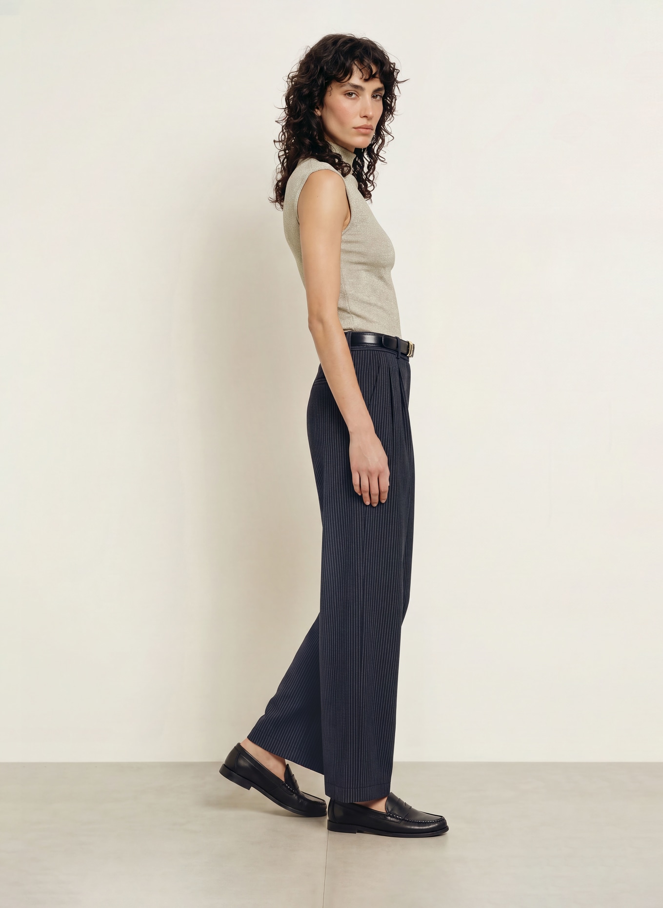 REISS Haut en maille DITA avec fil pailleté: ARGENT / OR / GRIS