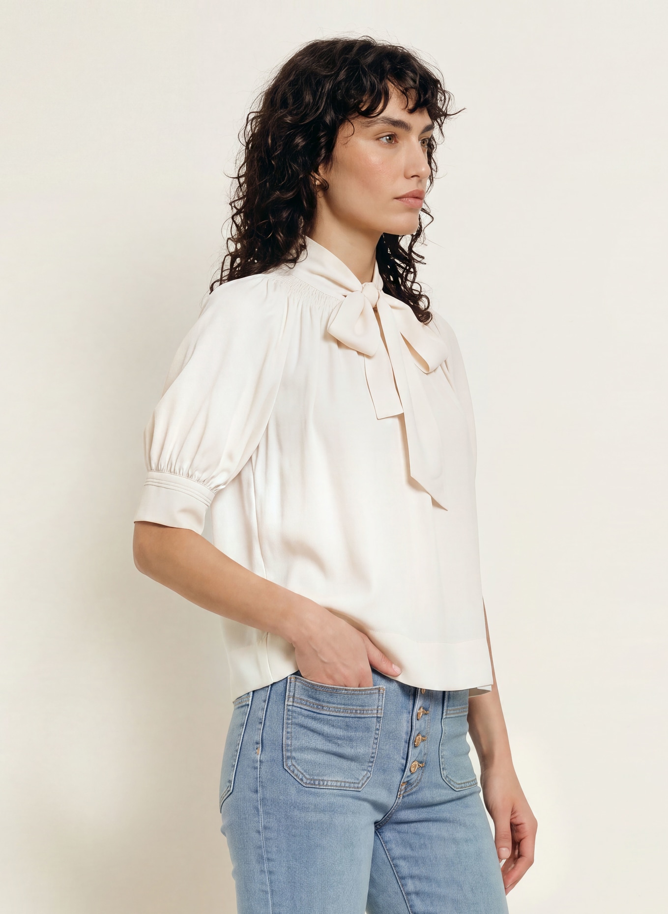REISS LERINA Shirt blouse with Detachable Bow: ECRU