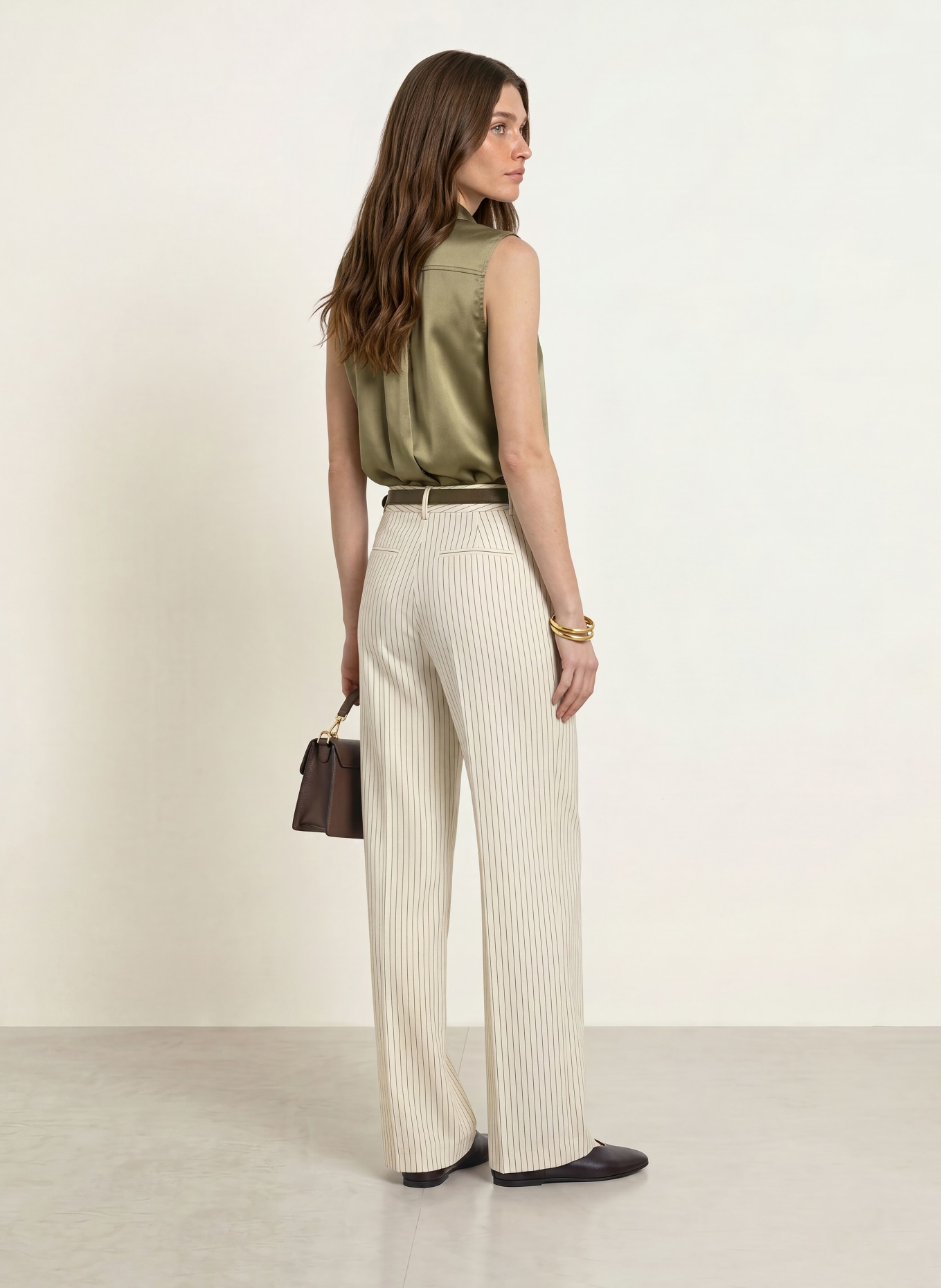 REISS Blouse sans manches AMELIA en soie: KAKI