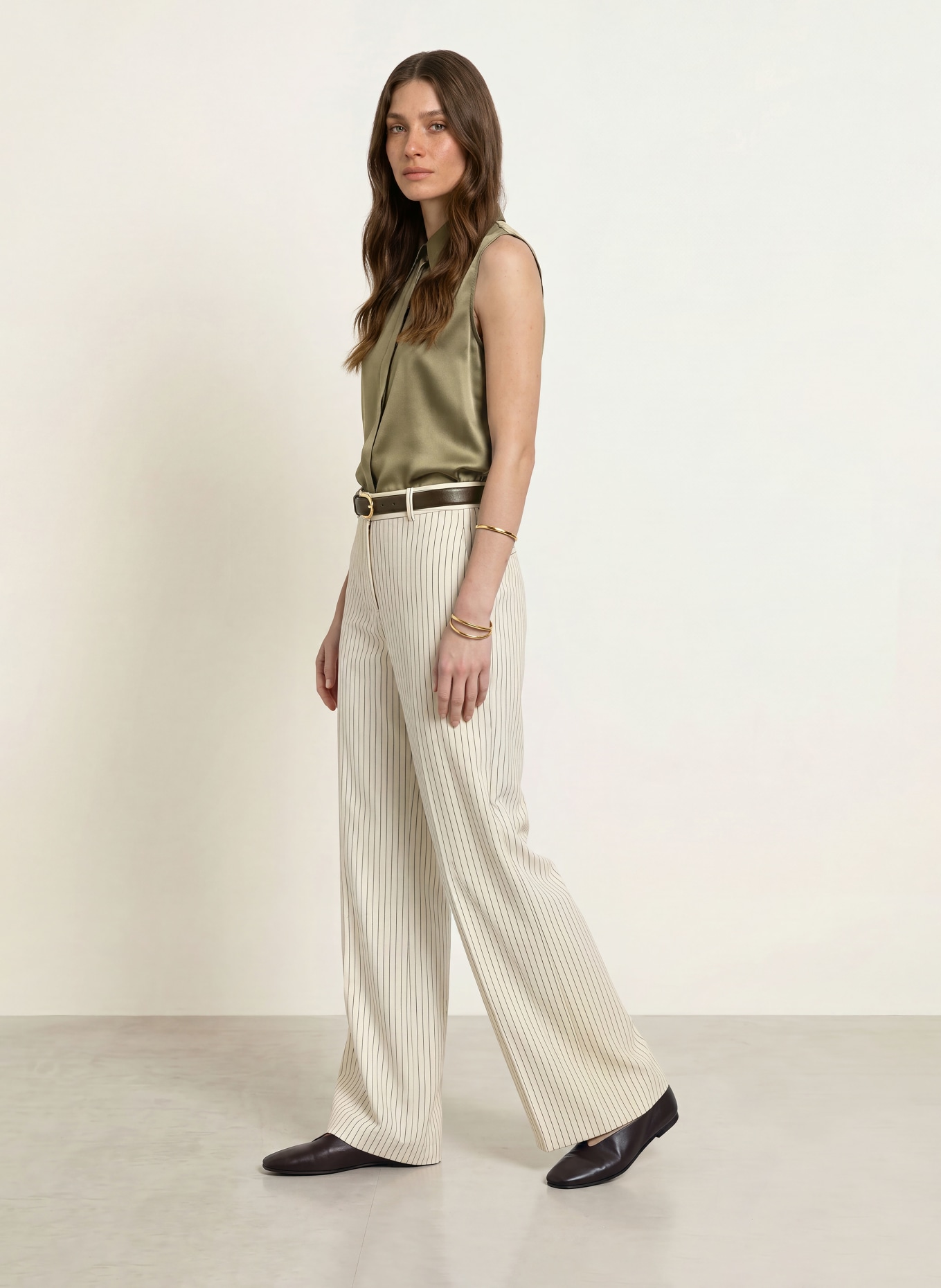 REISS Blouse sans manches AMELIA en soie: KAKI
