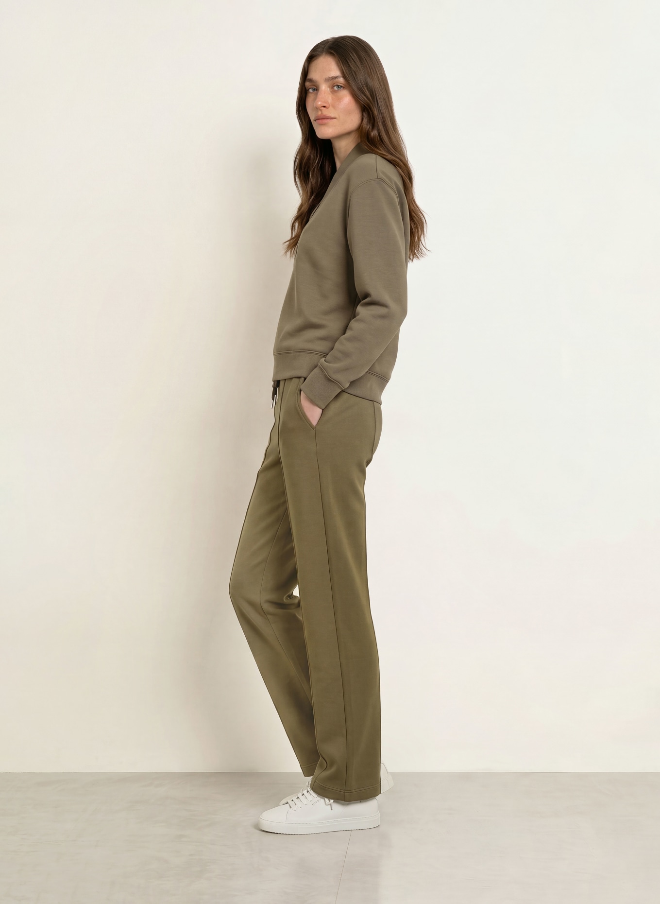 REISS Pantalon en molleton JEMMA: KAKI