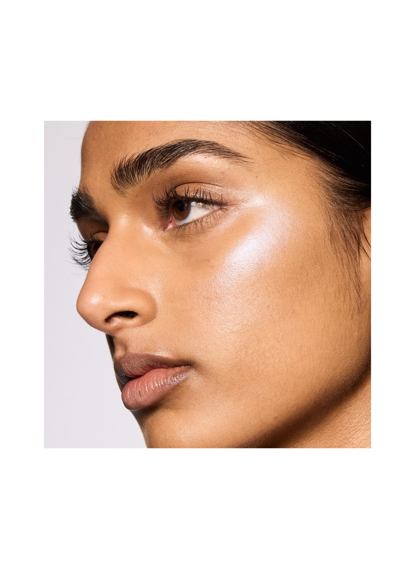 M.A.C GLOW PLAY BOUNCY HIGHLIGHTER: WIND CHILL