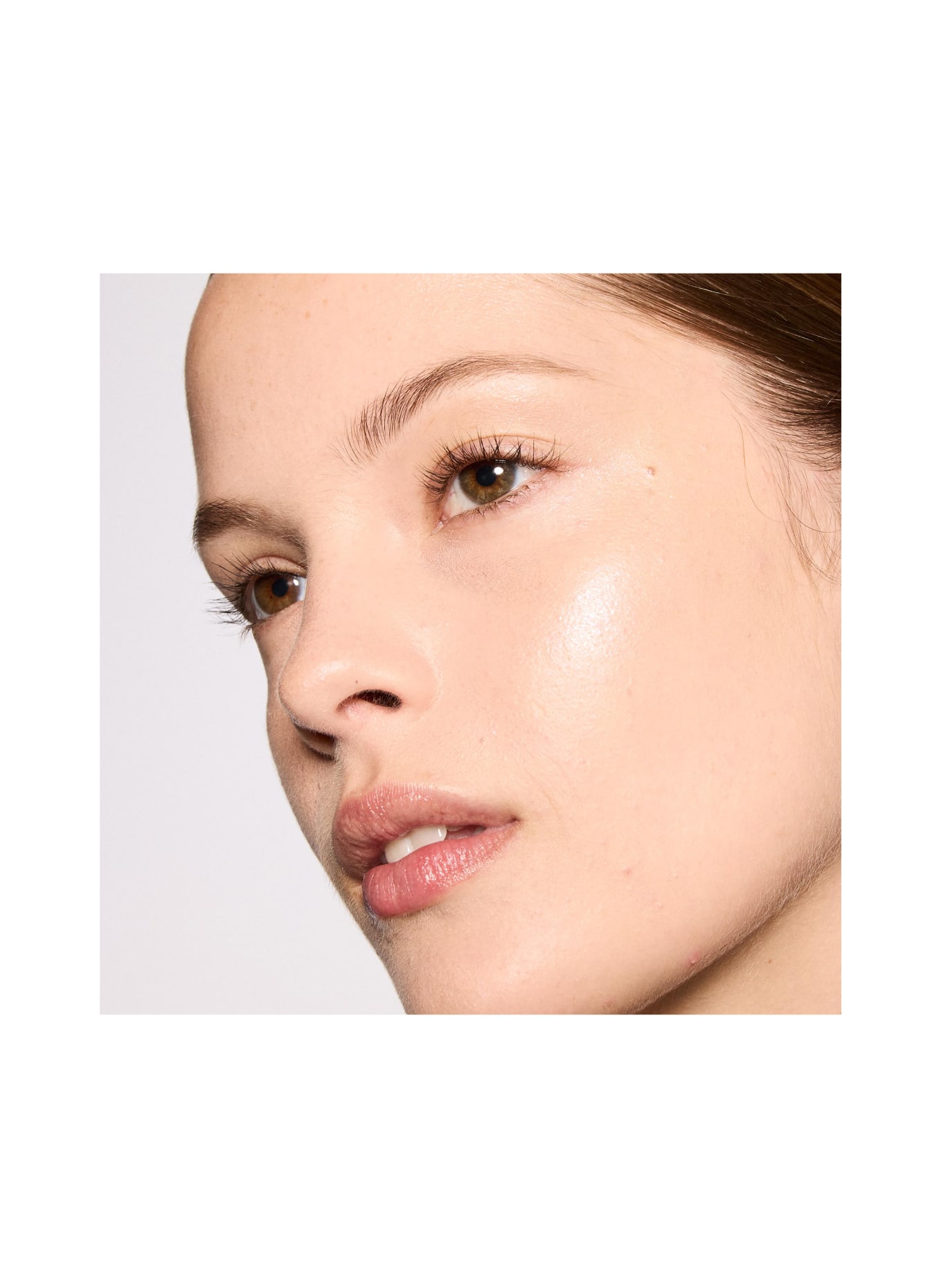 M.A.C GLOW PLAY BOUNCY HIGHLIGHTER: SKY KISSED