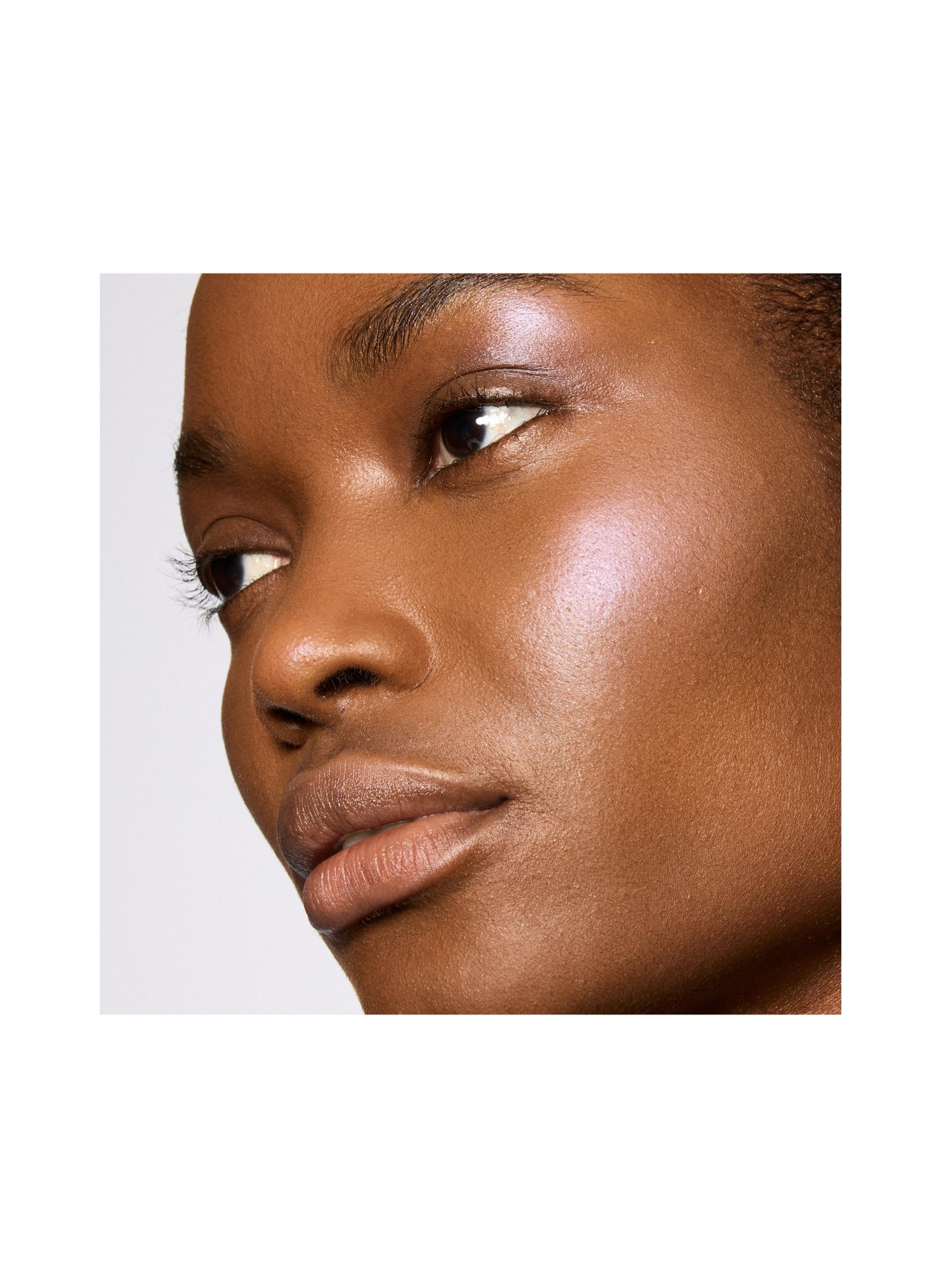 M.A.C GLOW PLAY BOUNCY HIGHLIGHTER: STRATUS