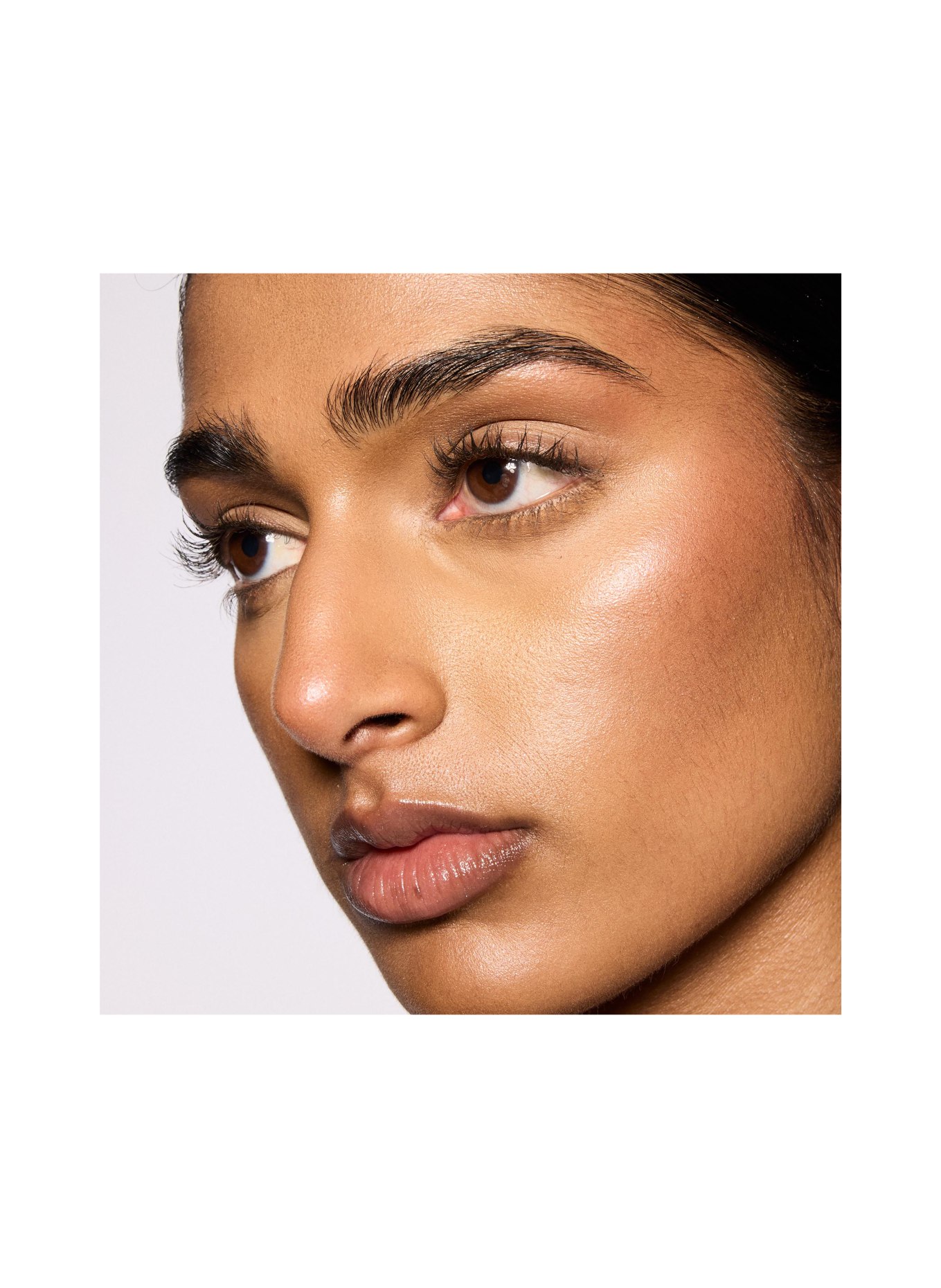 M.A.C GLOW PLAY BOUNCY HIGHLIGHTER: CANDY