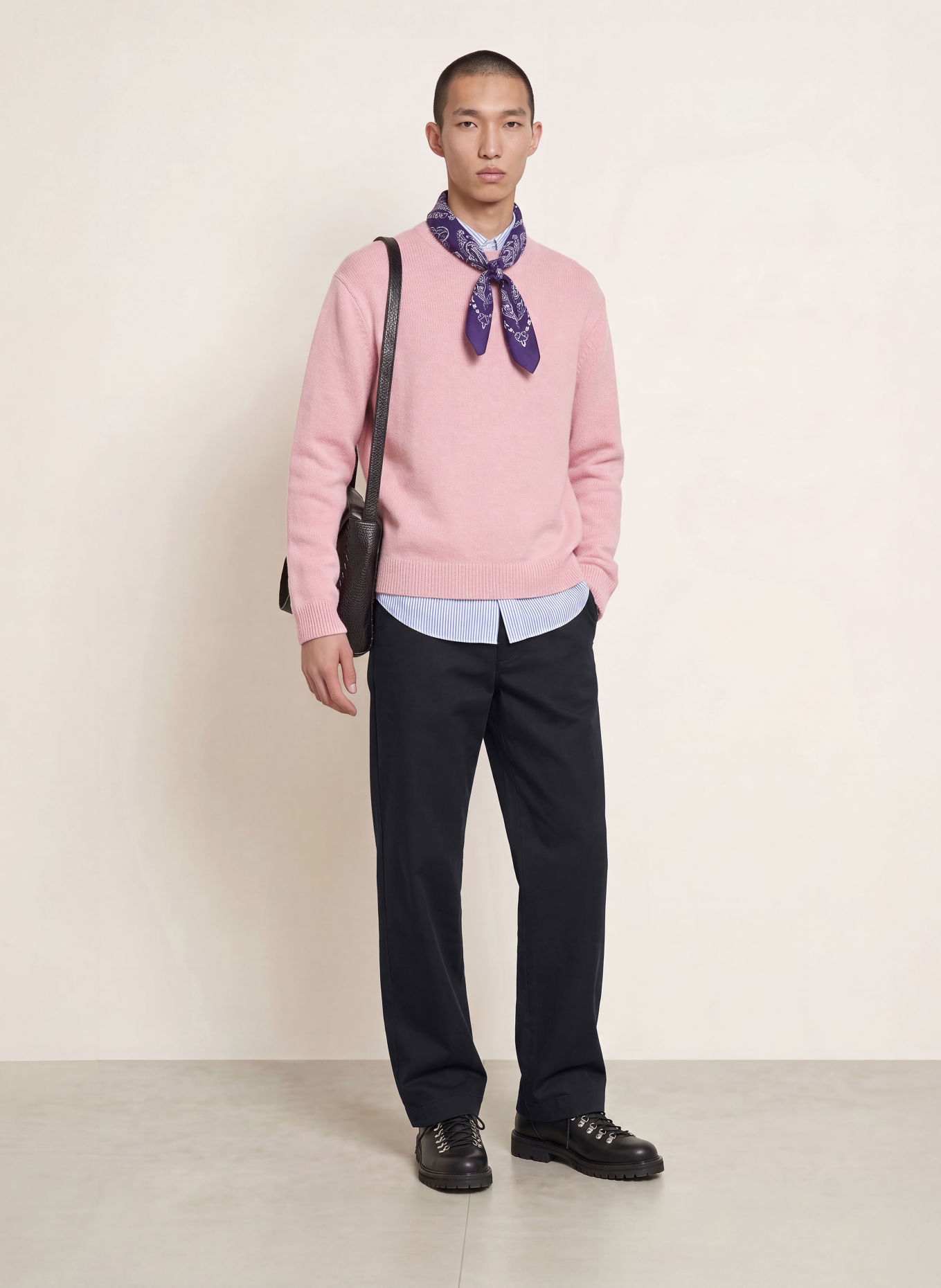 ARKET Chino coupe classique: BLEU FONCÉ