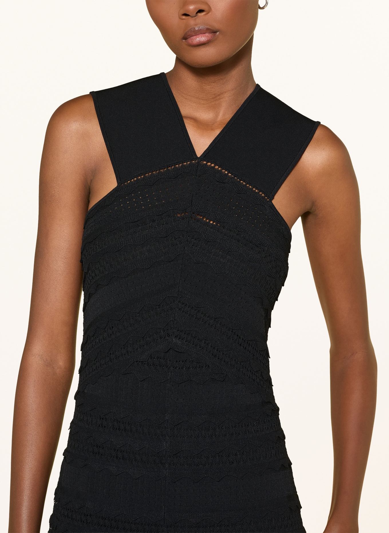 TED BAKER Strickkleid SOLEANE mit Rüschen: SCHWARZ