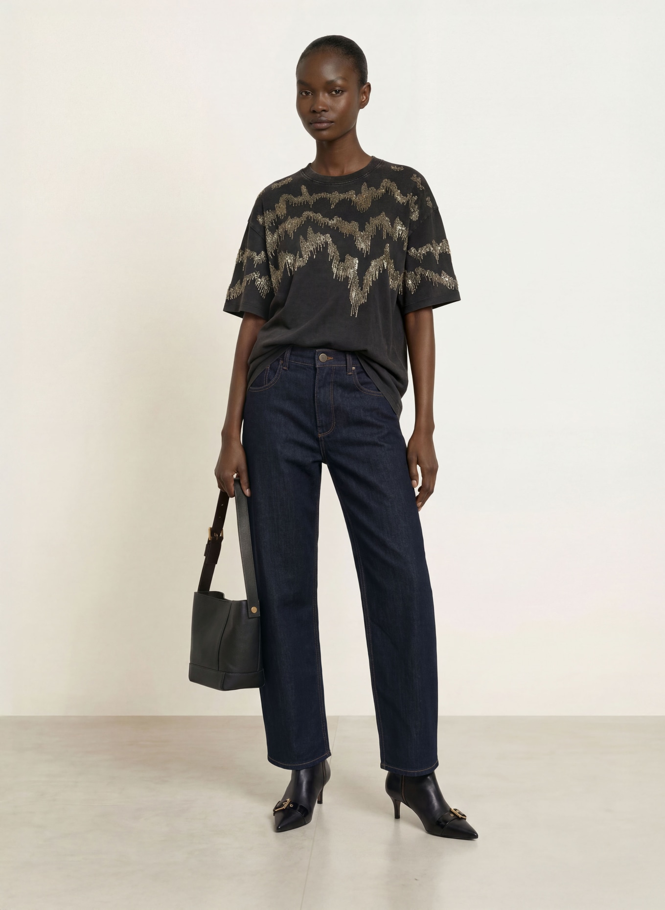 ALLSAINTS T-shirt MAIA ETTA met sierstenen: ZWART / ZILVER / PLATINA
