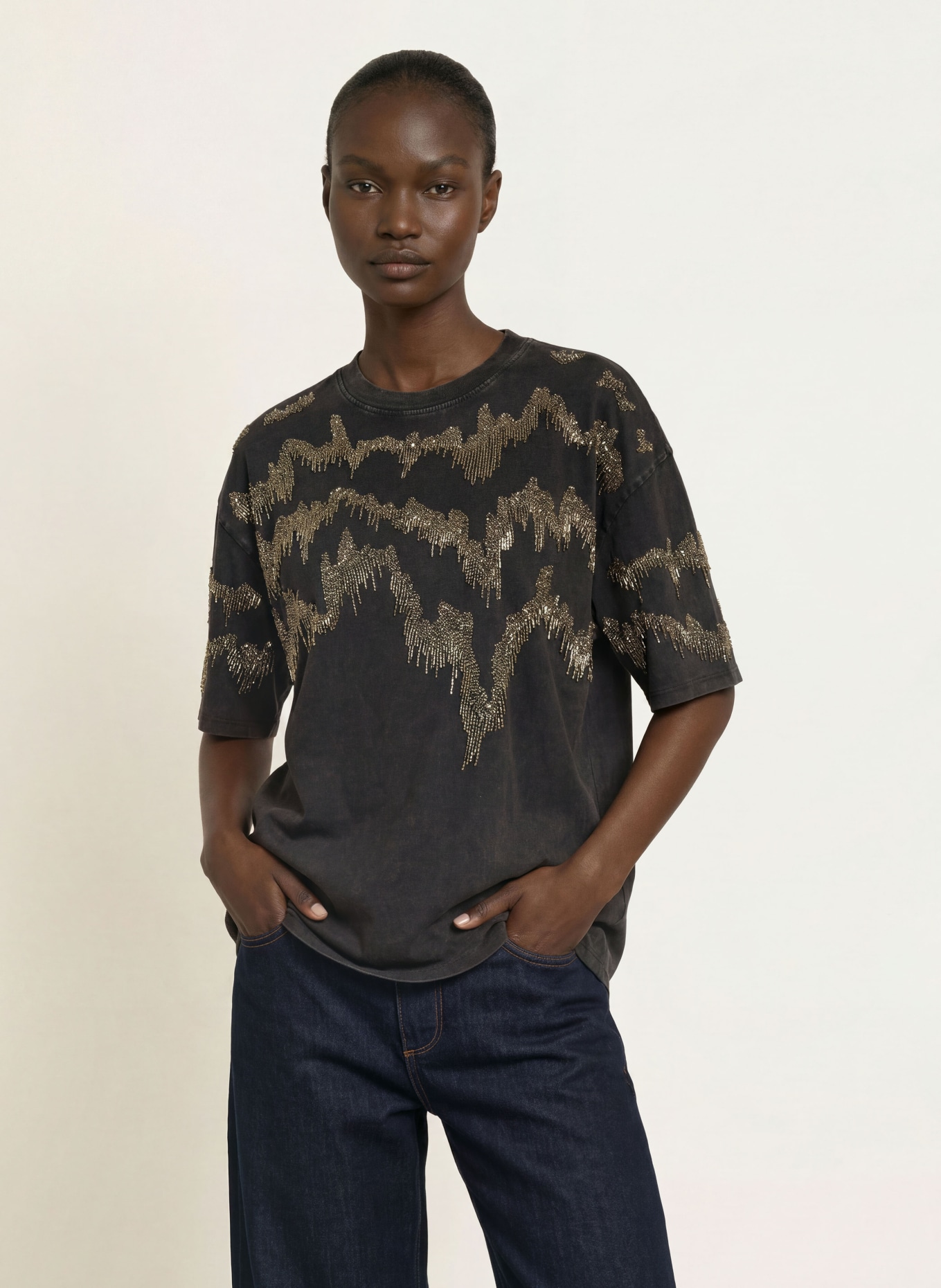 ALLSAINTS T-shirt MAIA ETTA met sierstenen: ZWART / ZILVER / PLATINA