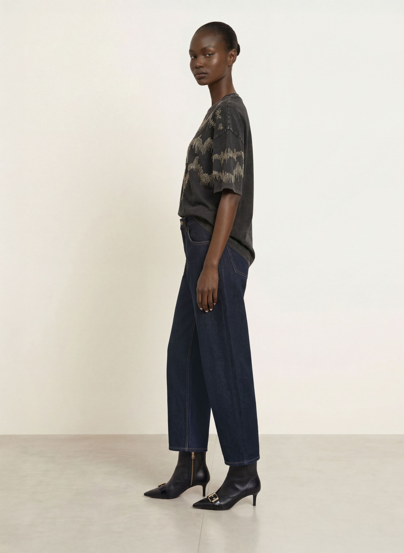 ALLSAINTS T-shirt MAIA ETTA met sierstenen: ZWART / ZILVER / PLATINA