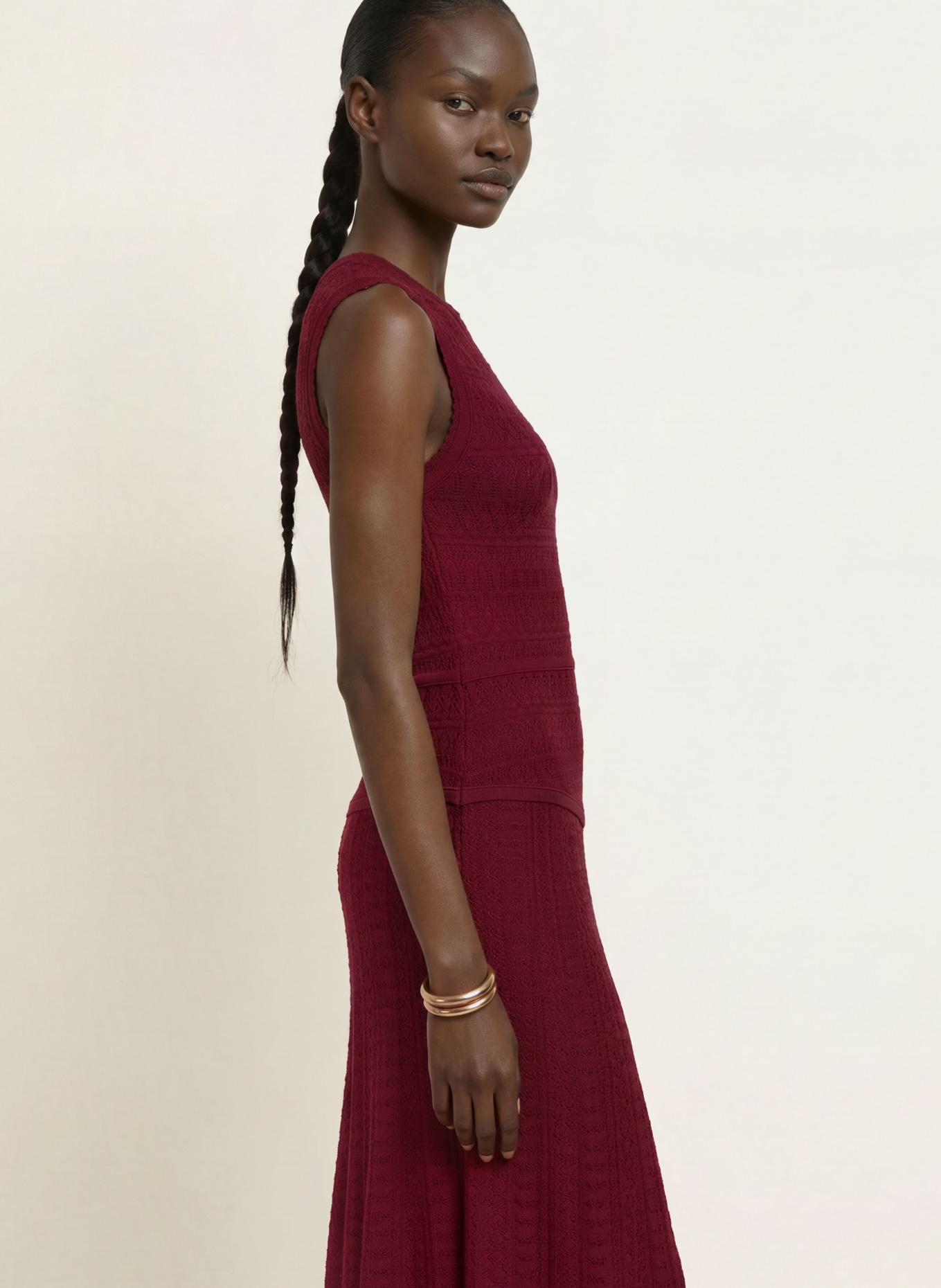 SANDRO Strickkleid: DUNKELROT