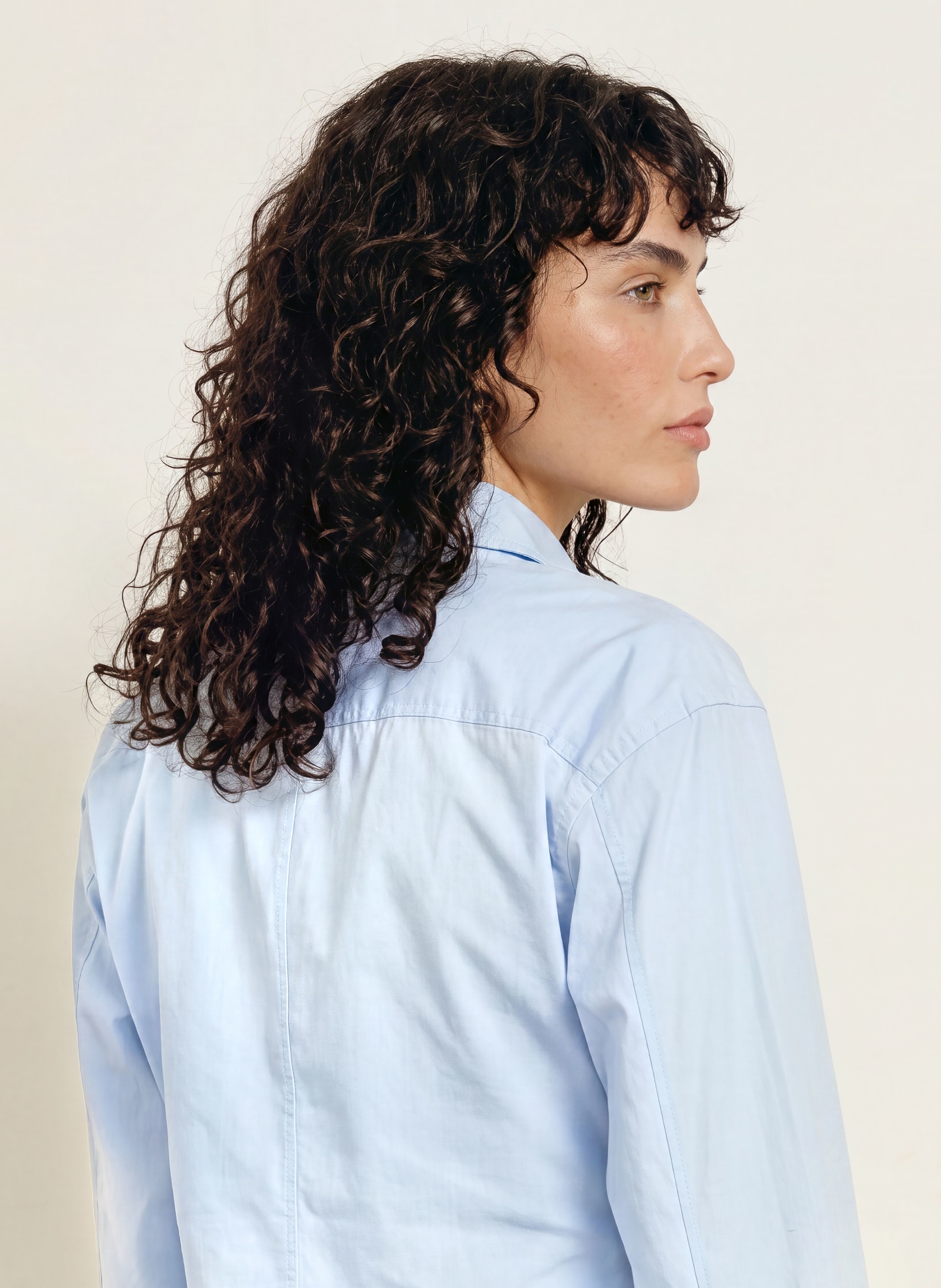 ARKET Hemdbluse in Wickeloptik: HELLBLAU