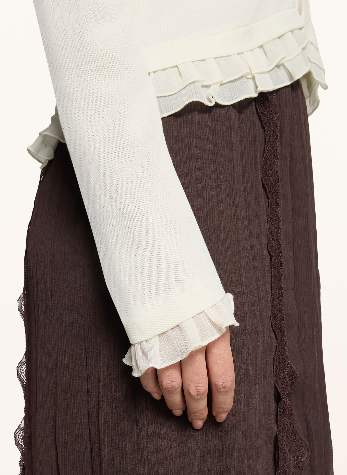 CARTOON Strickjacke mit Rüschen: CREME