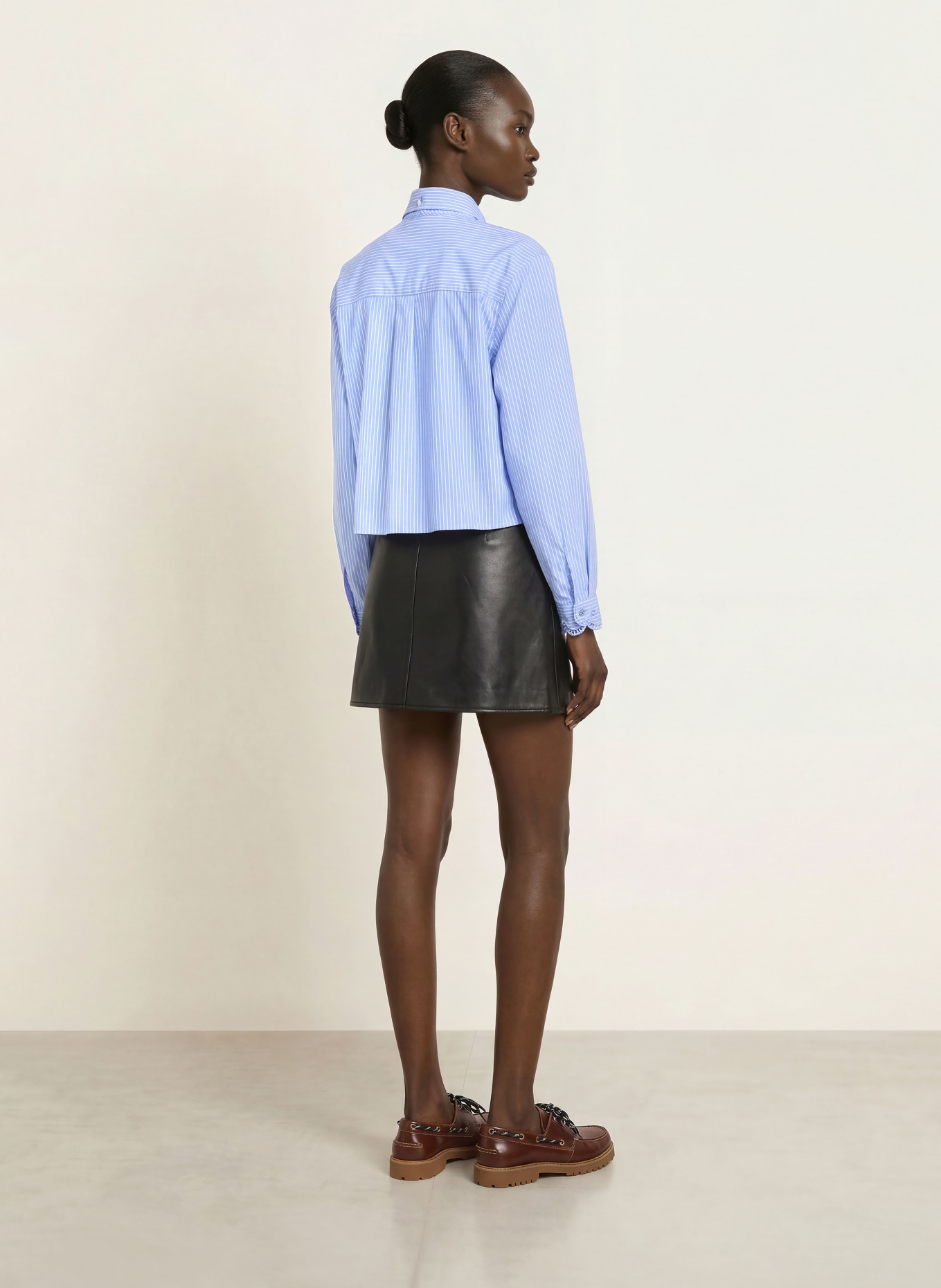 CLAUDIE PIERLOT Bluse mit abnehmbarer Schluppe und Spitze: BLAU / WEISS