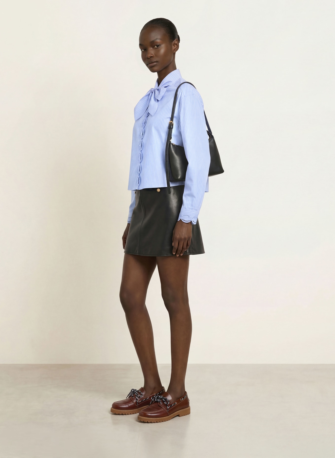 CLAUDIE PIERLOT Bluse mit abnehmbarer Schluppe und Spitze: BLAU / WEISS