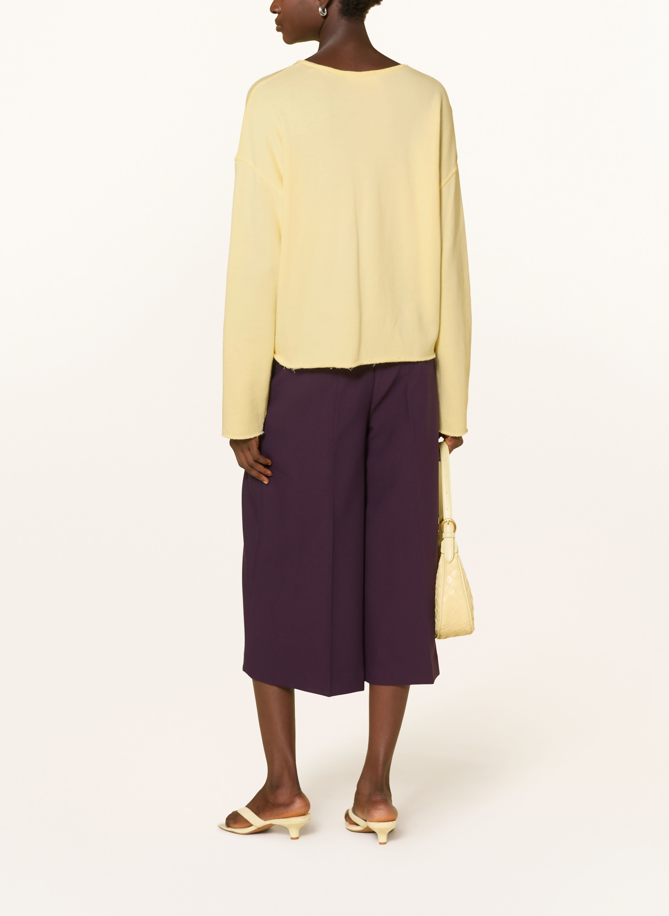 Rich & Royal Sweatshirt: LICHTGEEL